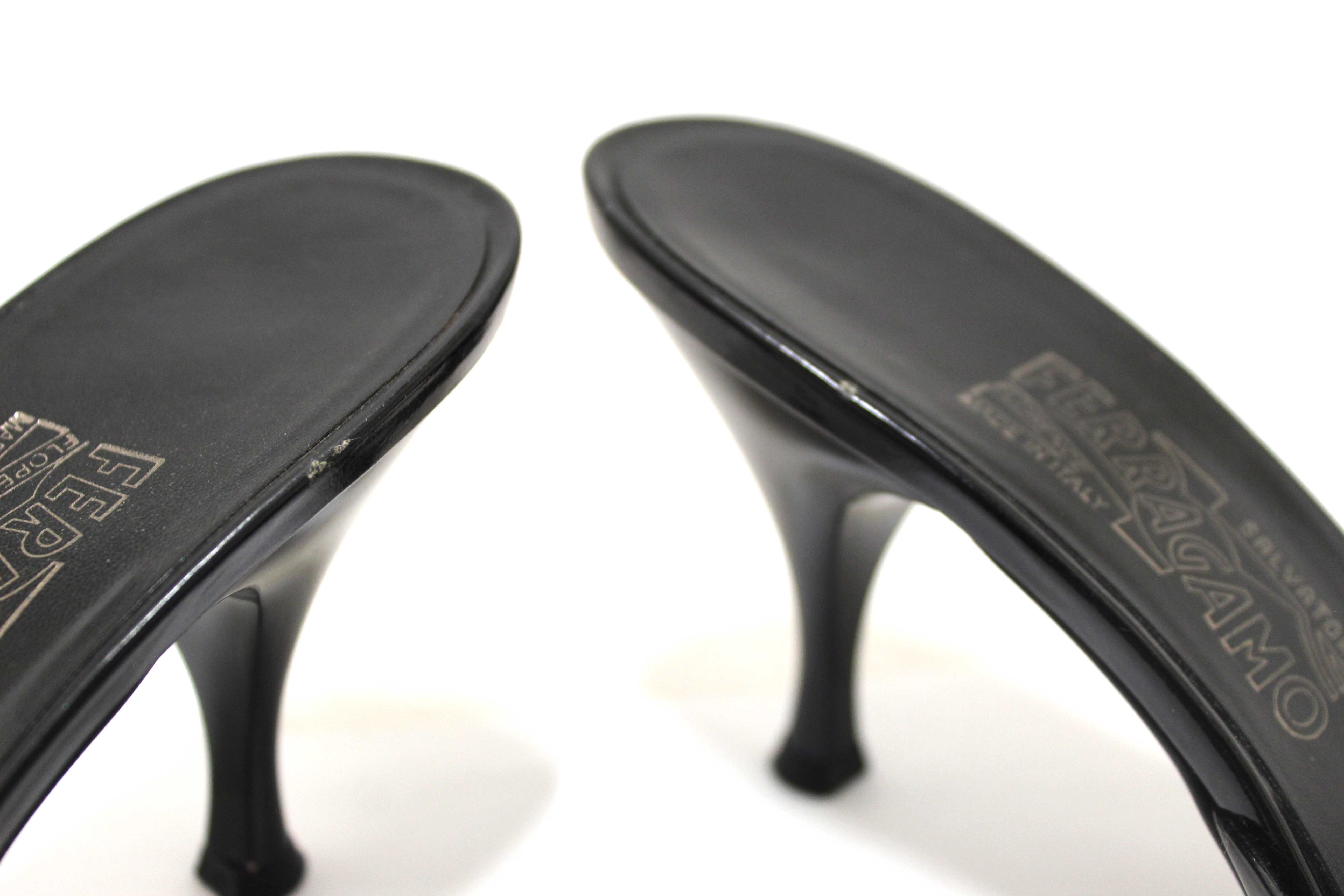 Authentic Salvatore Ferragamo Black Patent Calfskin Leather Riberia Size 9C