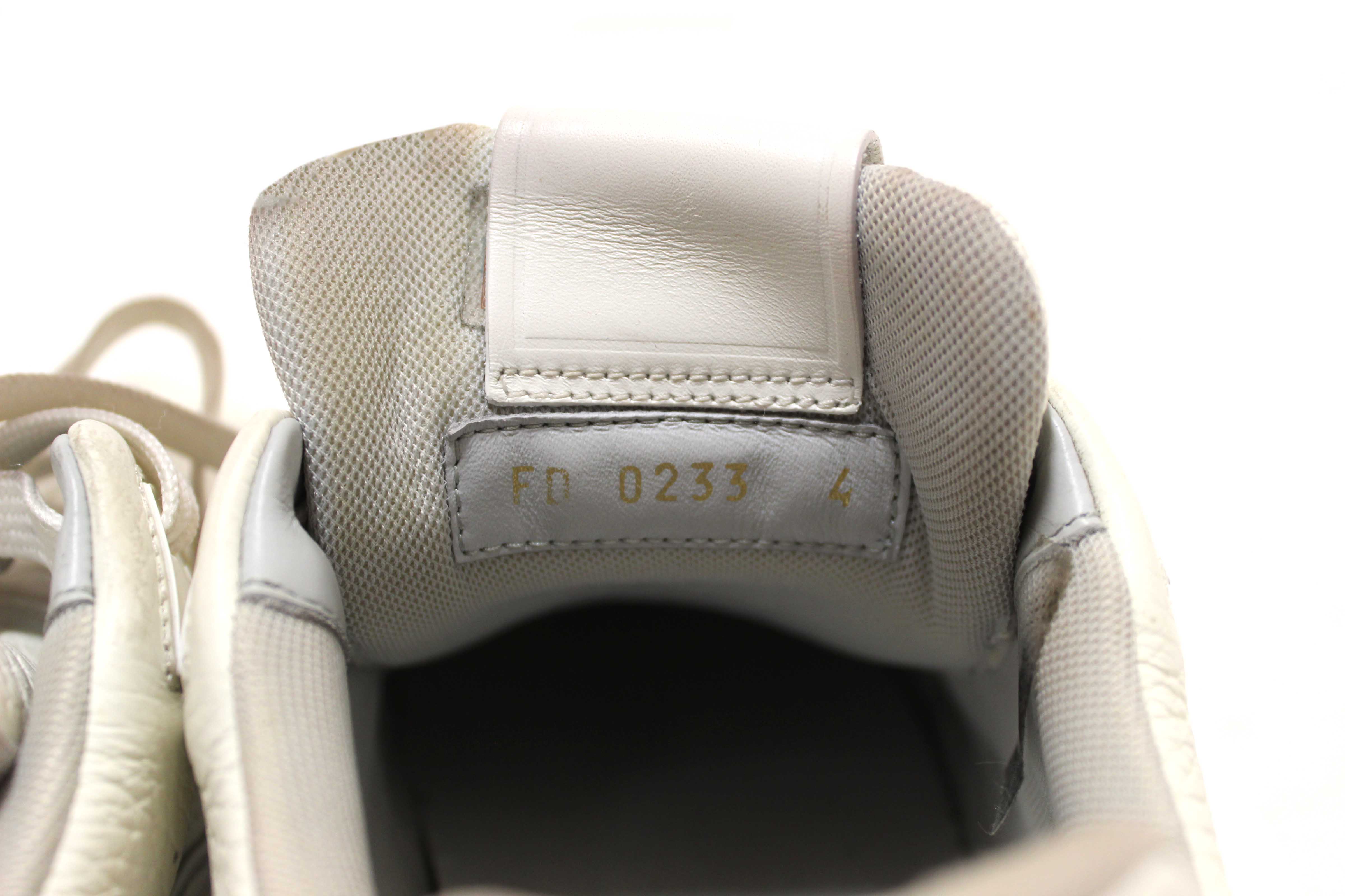 Authentic Louis Vuitton White Calfskin Mens LV Trainer Sneakers 38
