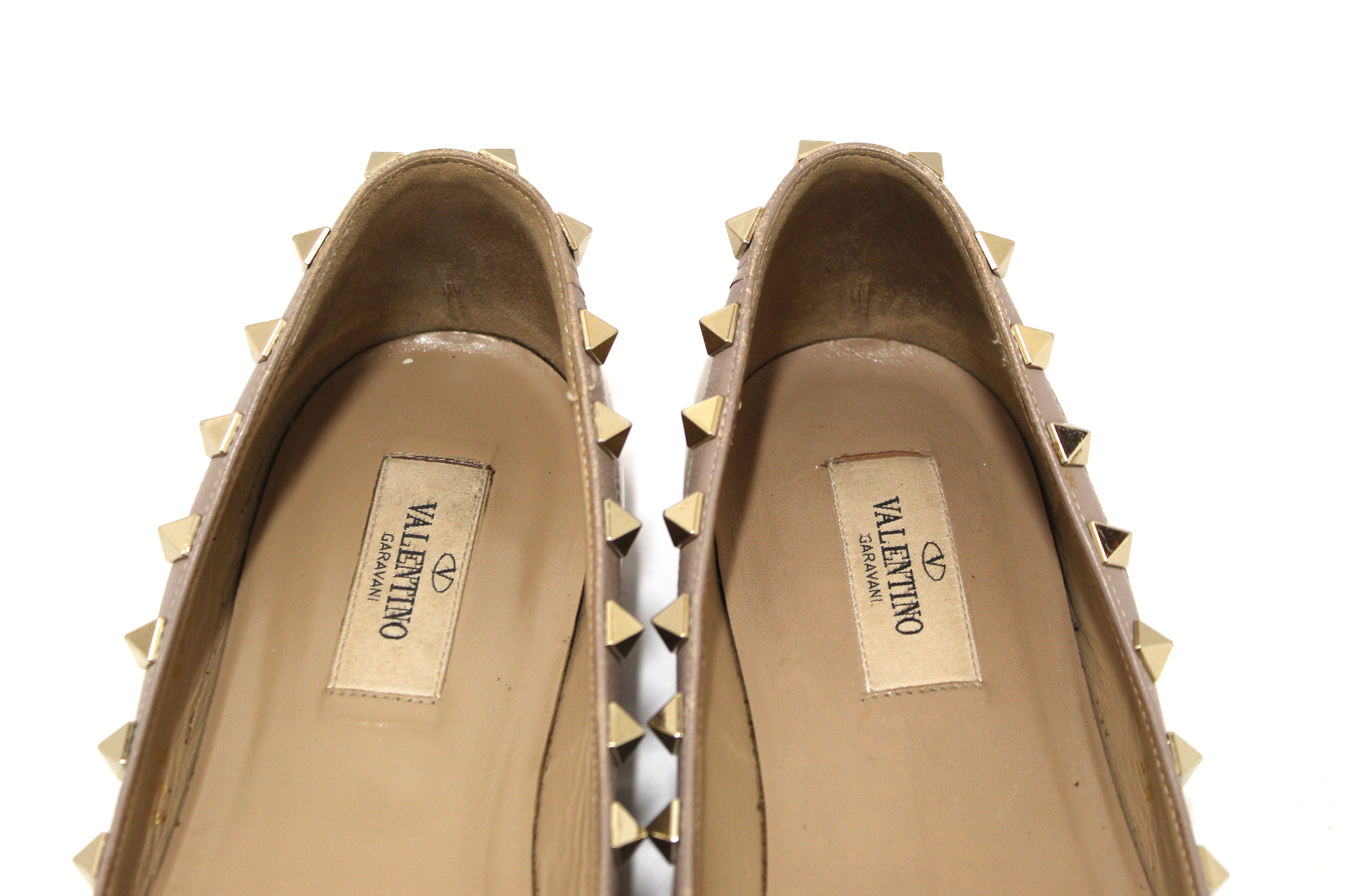 Authentic Valentino Garavani Beige Patent Leather Rockstud Ballet Flat Size 38