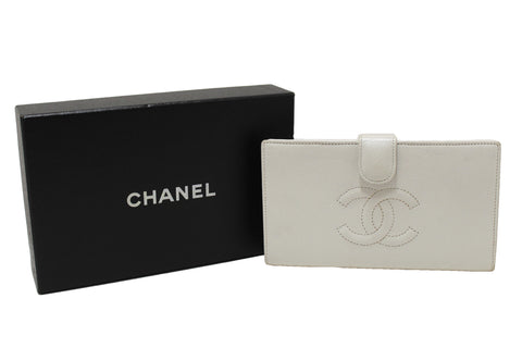 Authentic Chanel Vintage White Caviar CC Leather Classic Long Wallet