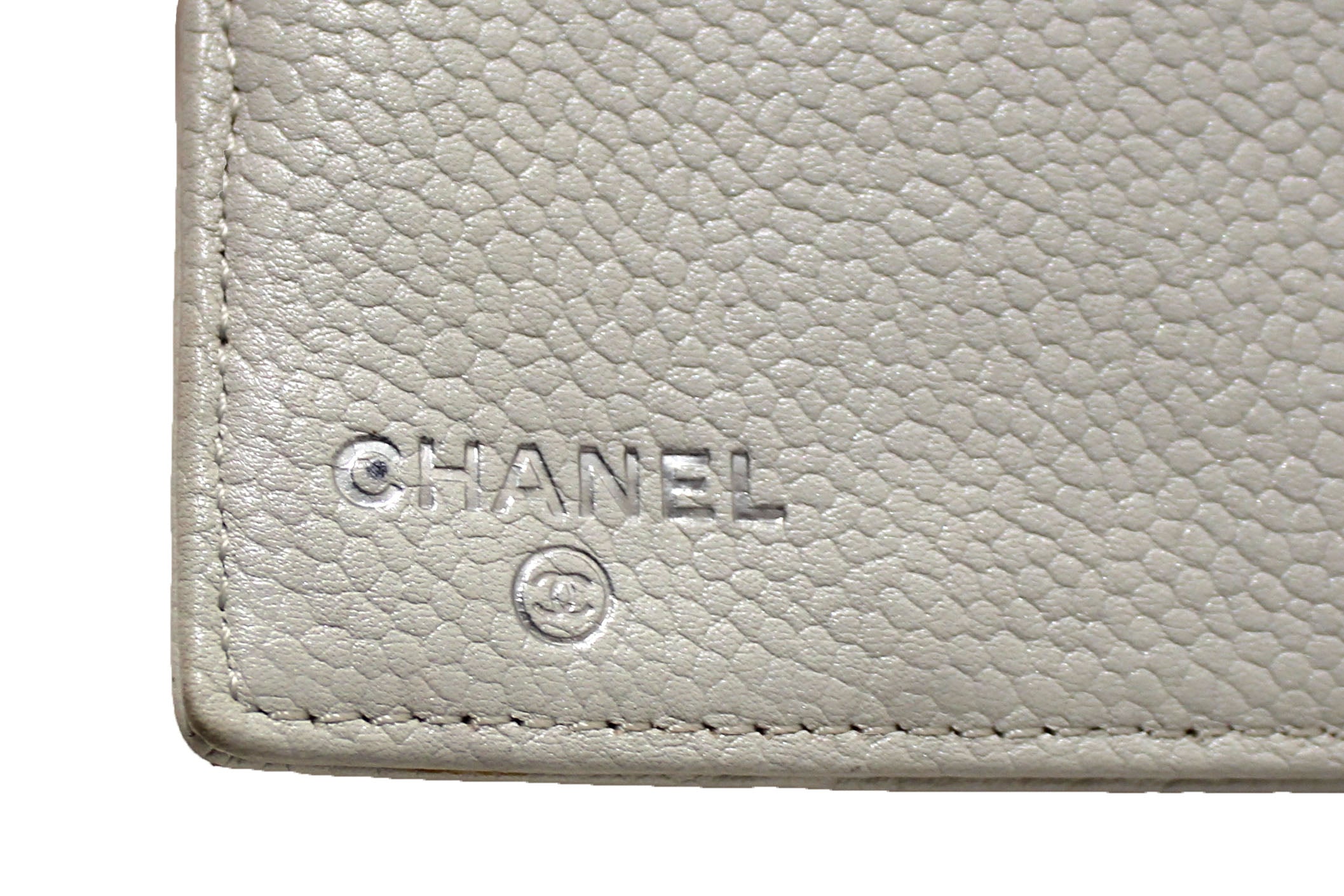 Authentic Chanel Vintage White Caviar CC Leather Classic Long Wallet