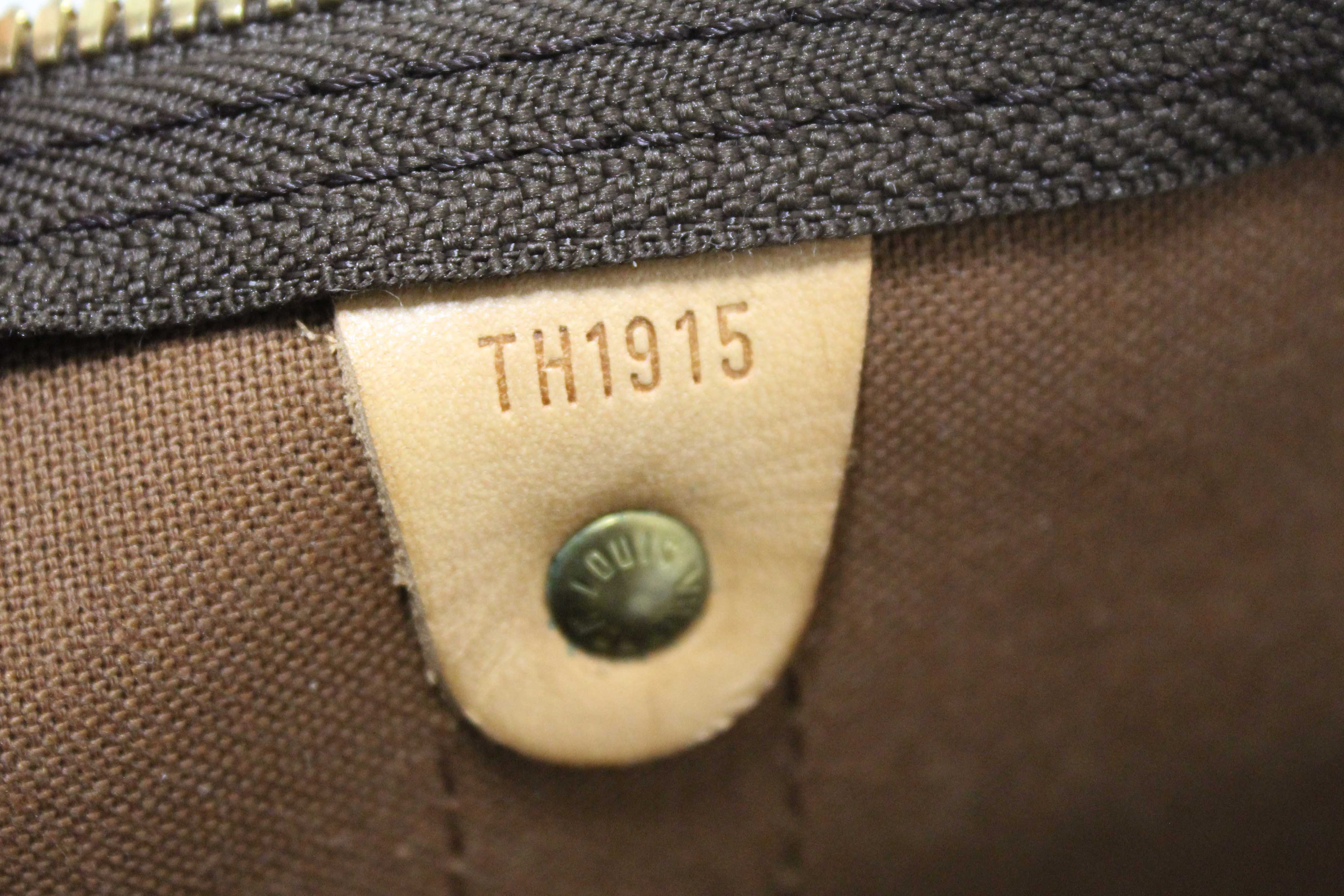 Authentic Louis Vuitton Classic Monogram Keepall 50 Travel Bag