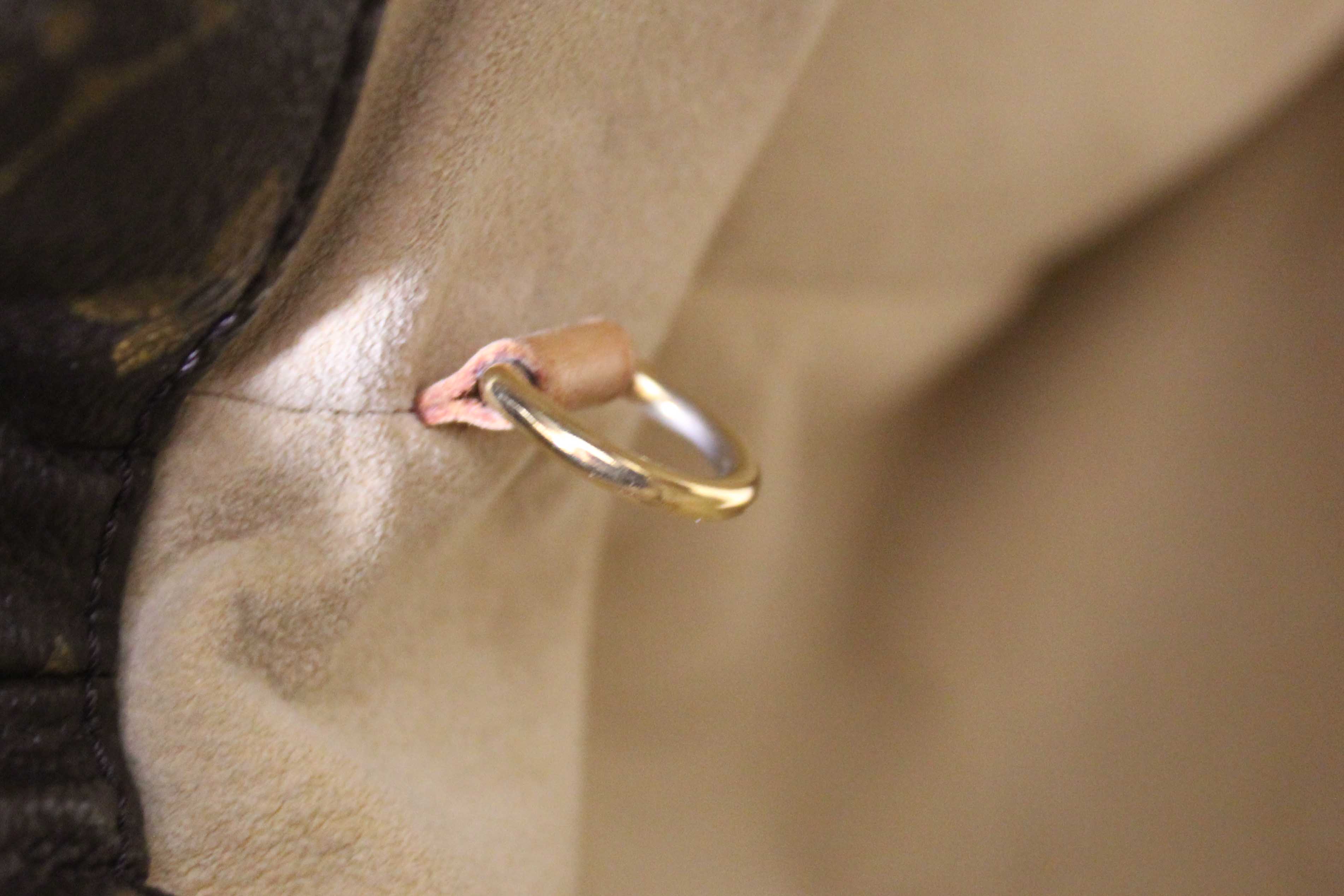 Authentic Louis Vuitton Classic Monogram Canvas Artsy MM Shoulder Bag