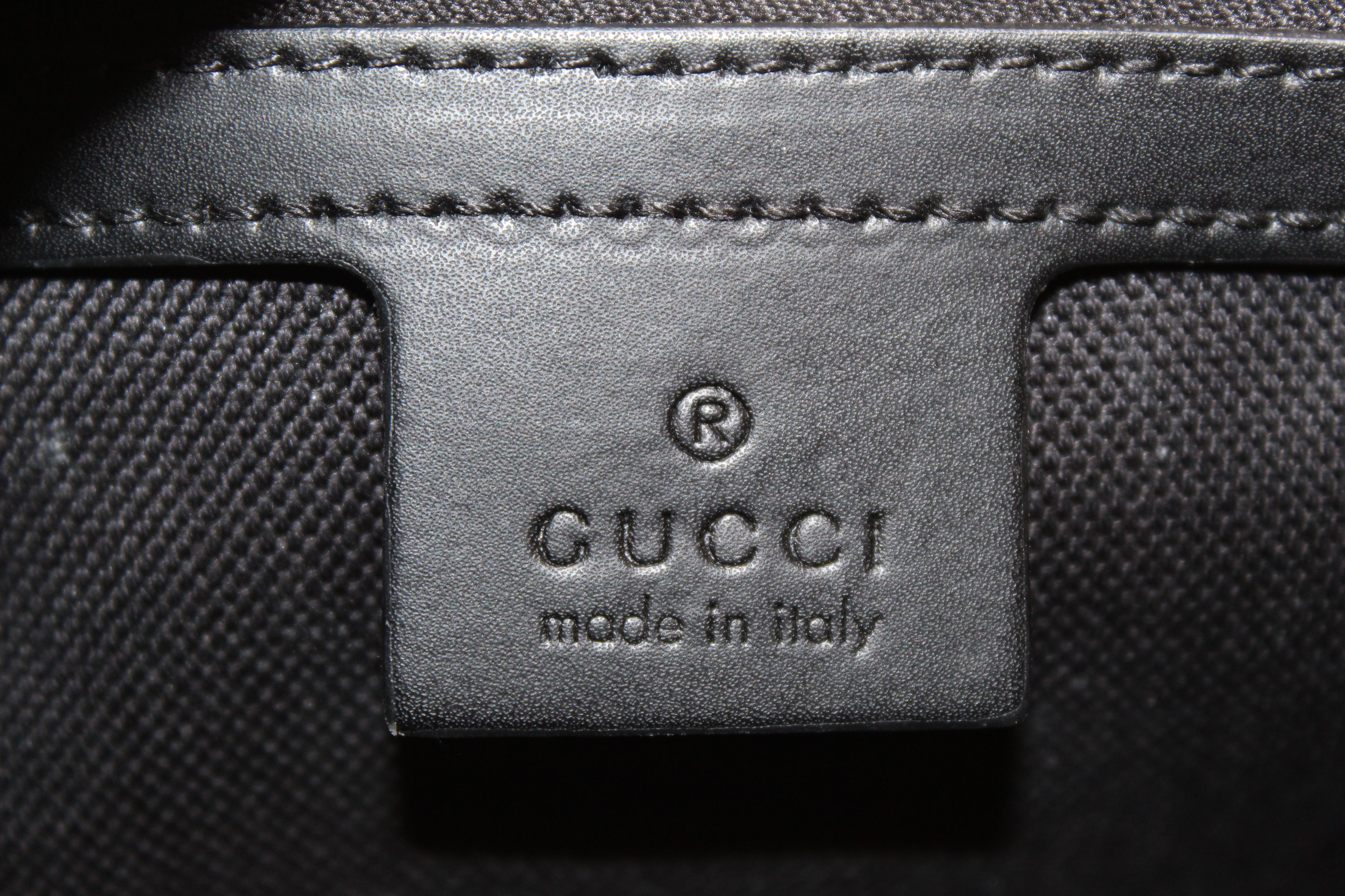 Authentic Gucci Black and Grey GG Supreme Canvas Belt Bag 474293