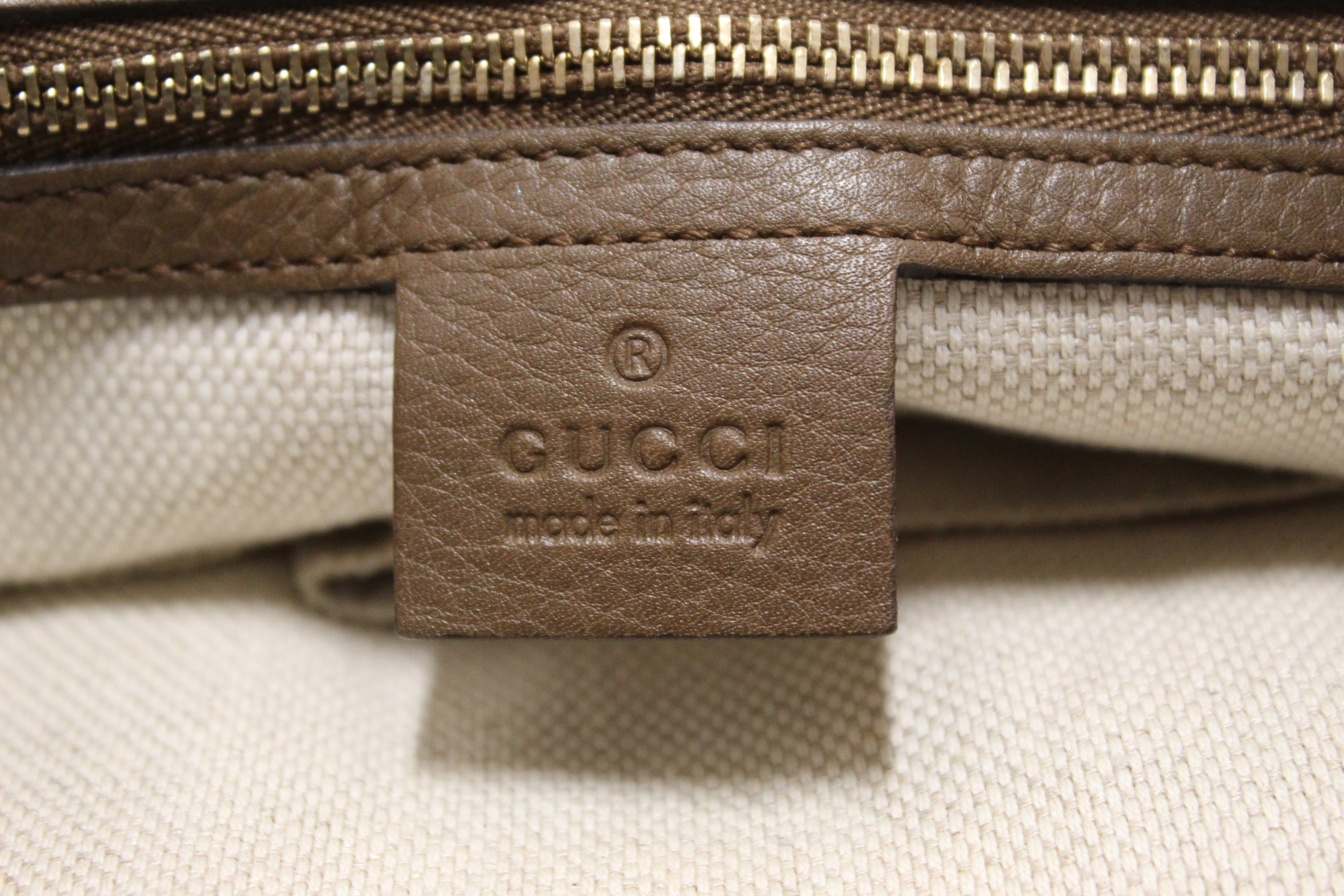 Authentic Gucci Brown Pebbled Calfskin Medium Soho Chain Shoulder Bag 308982