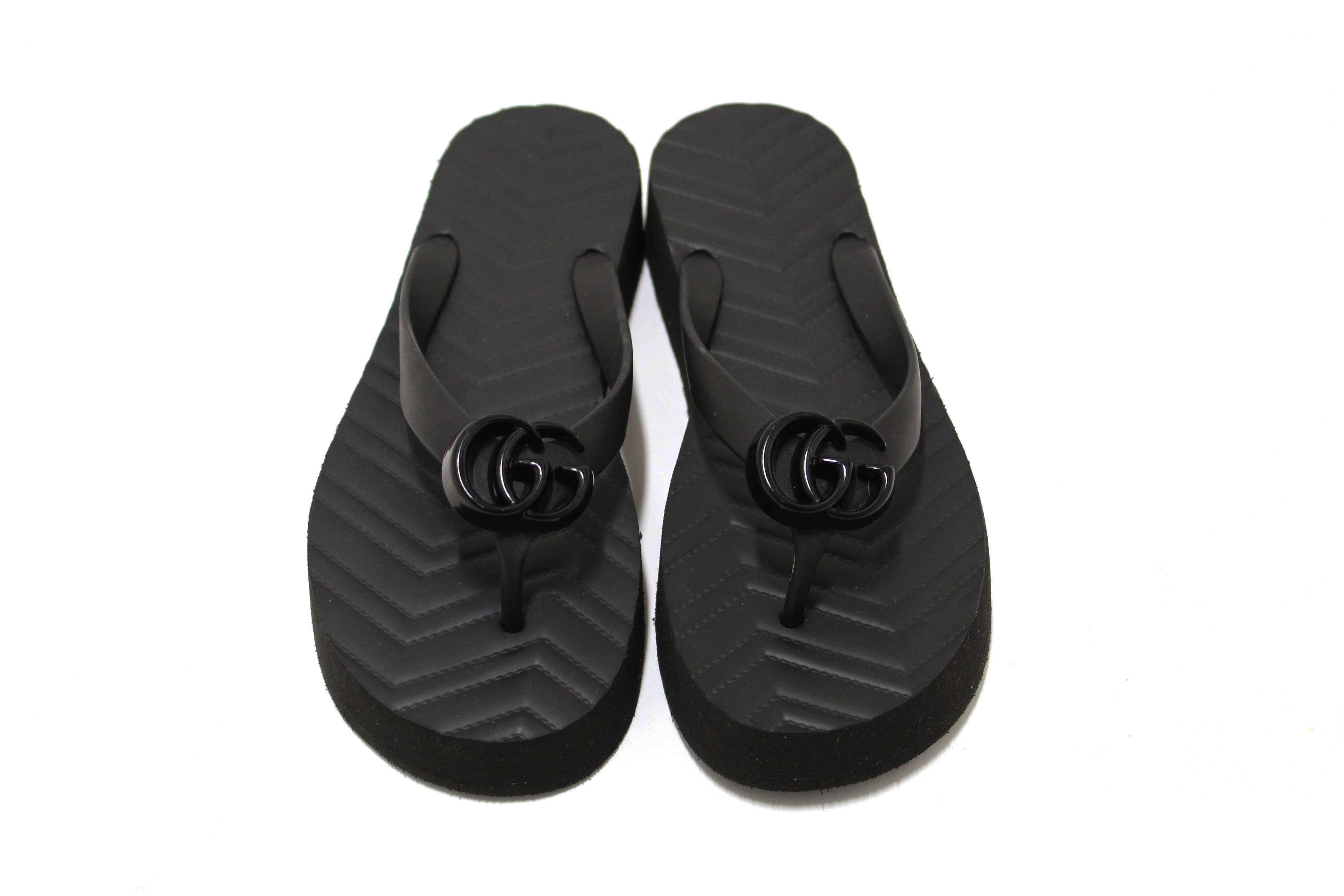 Authentic Gucci Black Rubber Chevron Womens GG Thong Sandals 38