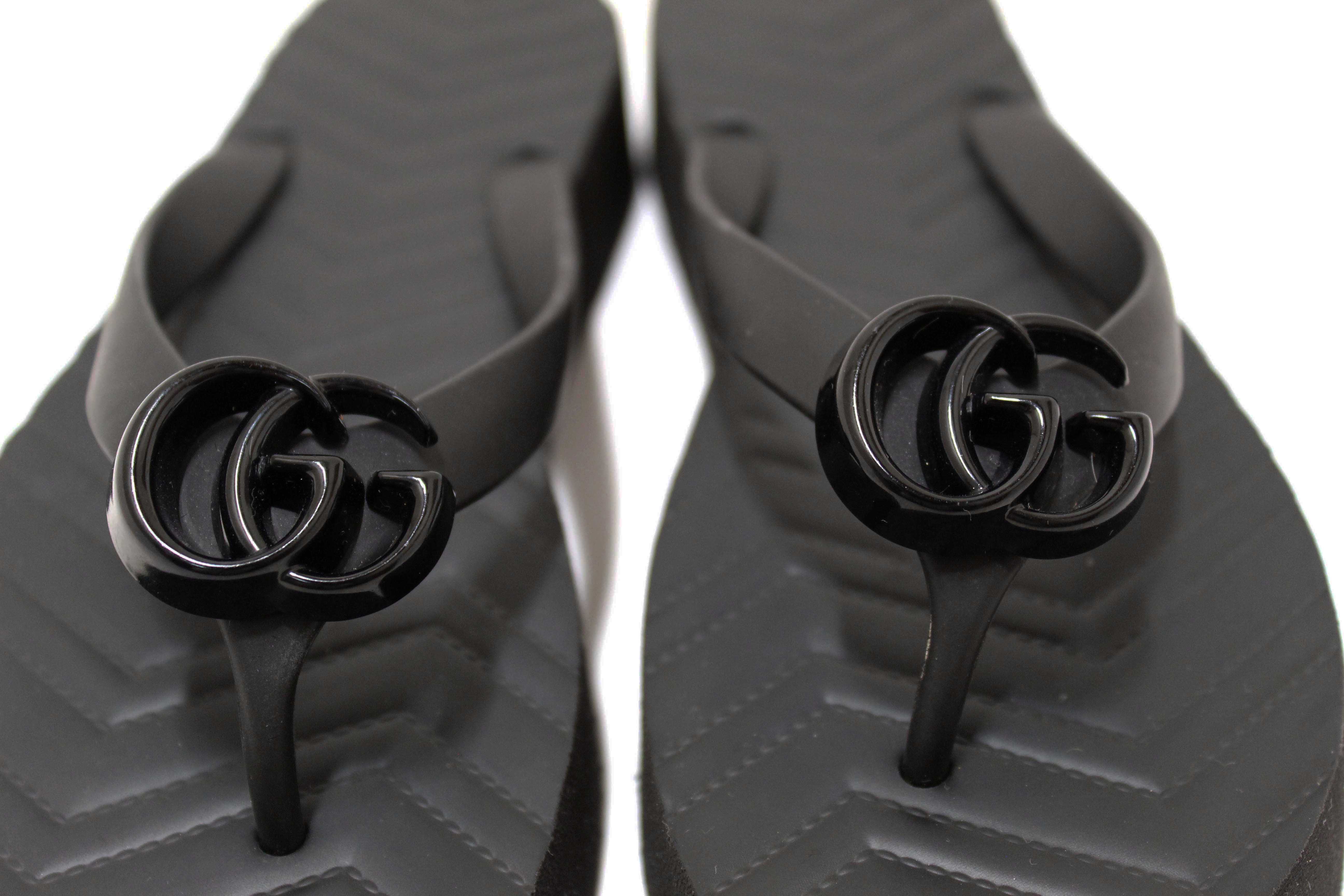 Authentic Gucci Black Rubber Chevron Womens GG Thong Sandals 38