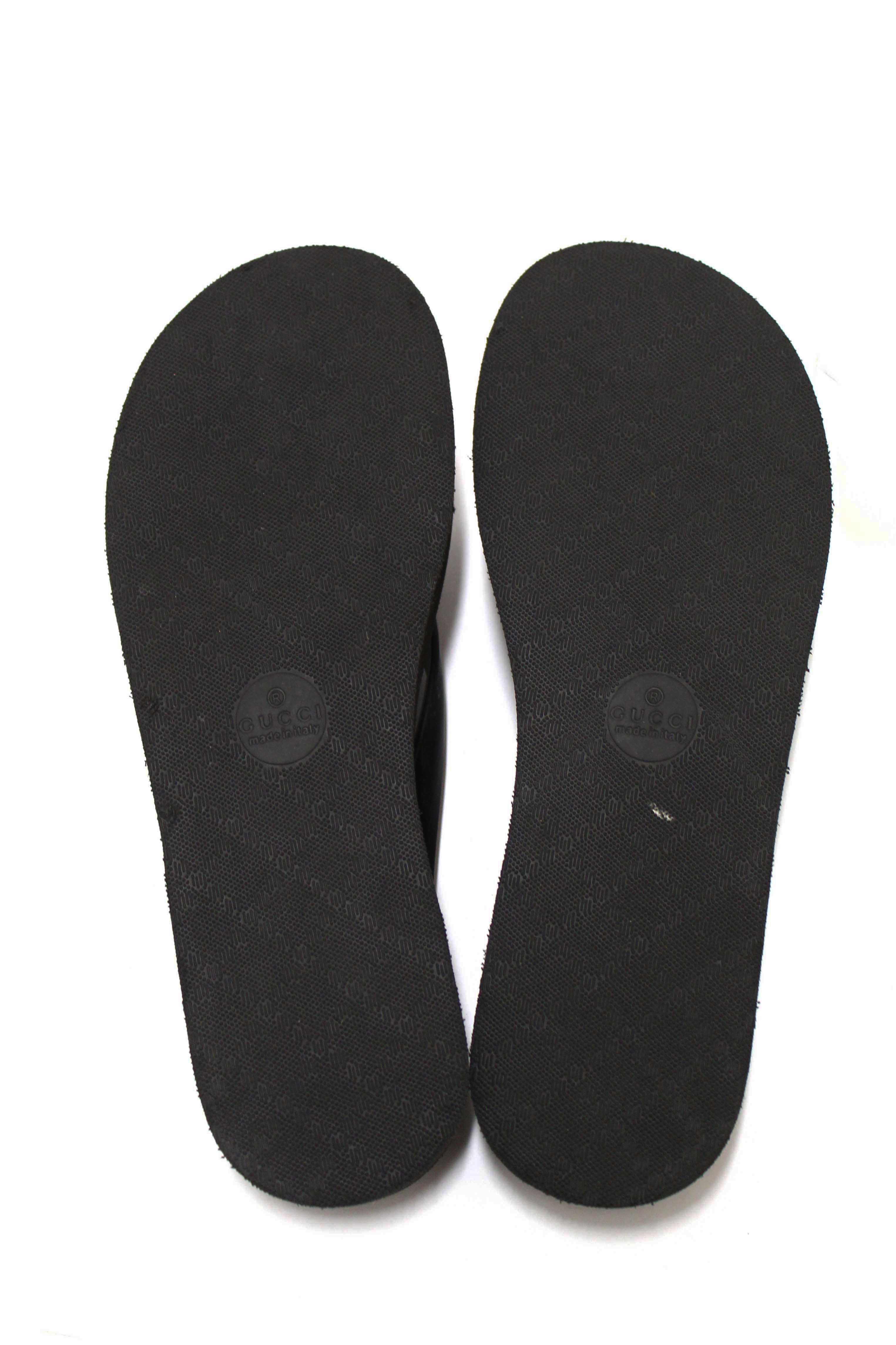 Authentic Gucci Black Rubber Chevron Womens GG Thong Sandals 38