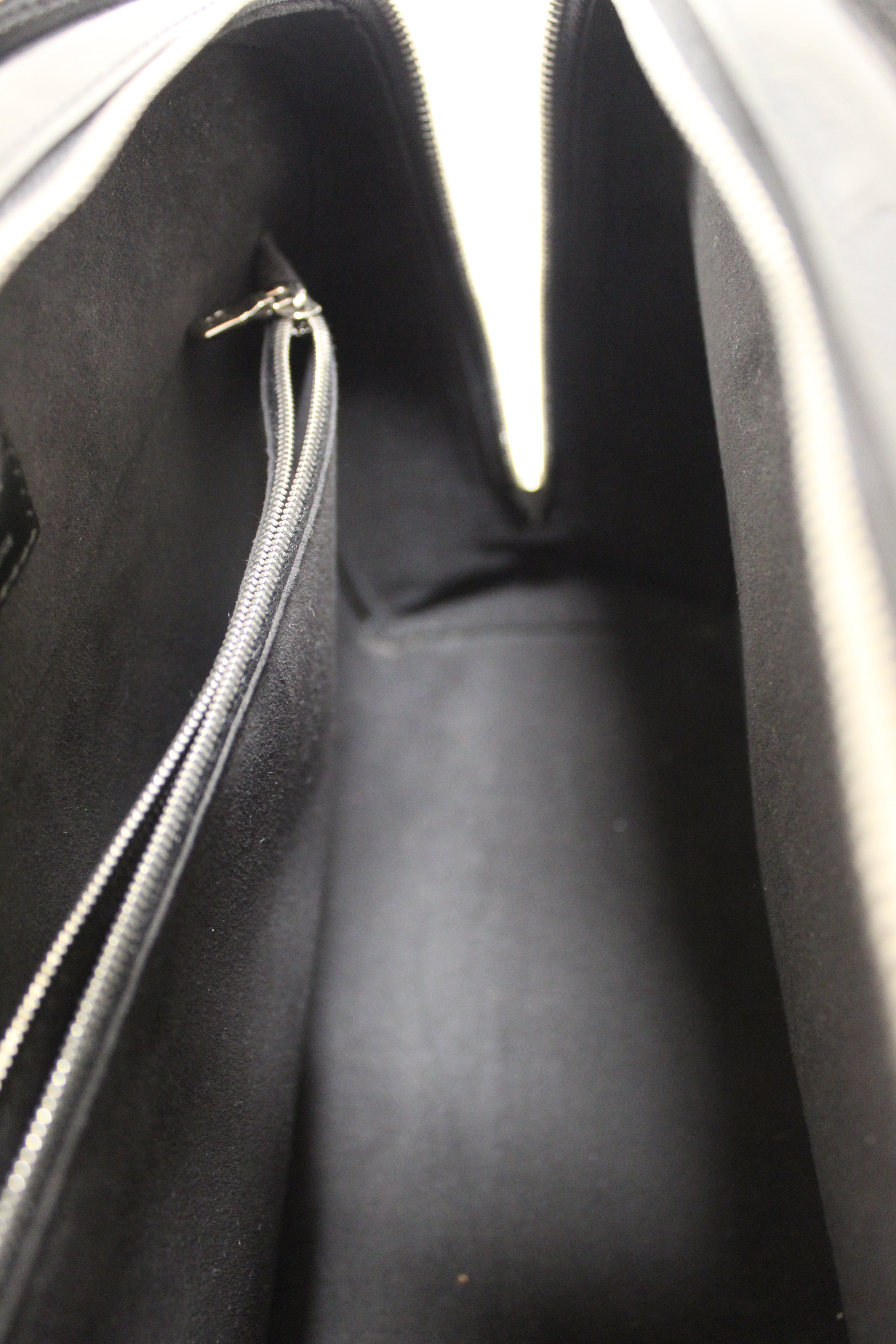 Authentic Louis Vuitton Black Electric Epi Leather Pont-Neuf GM Handbag