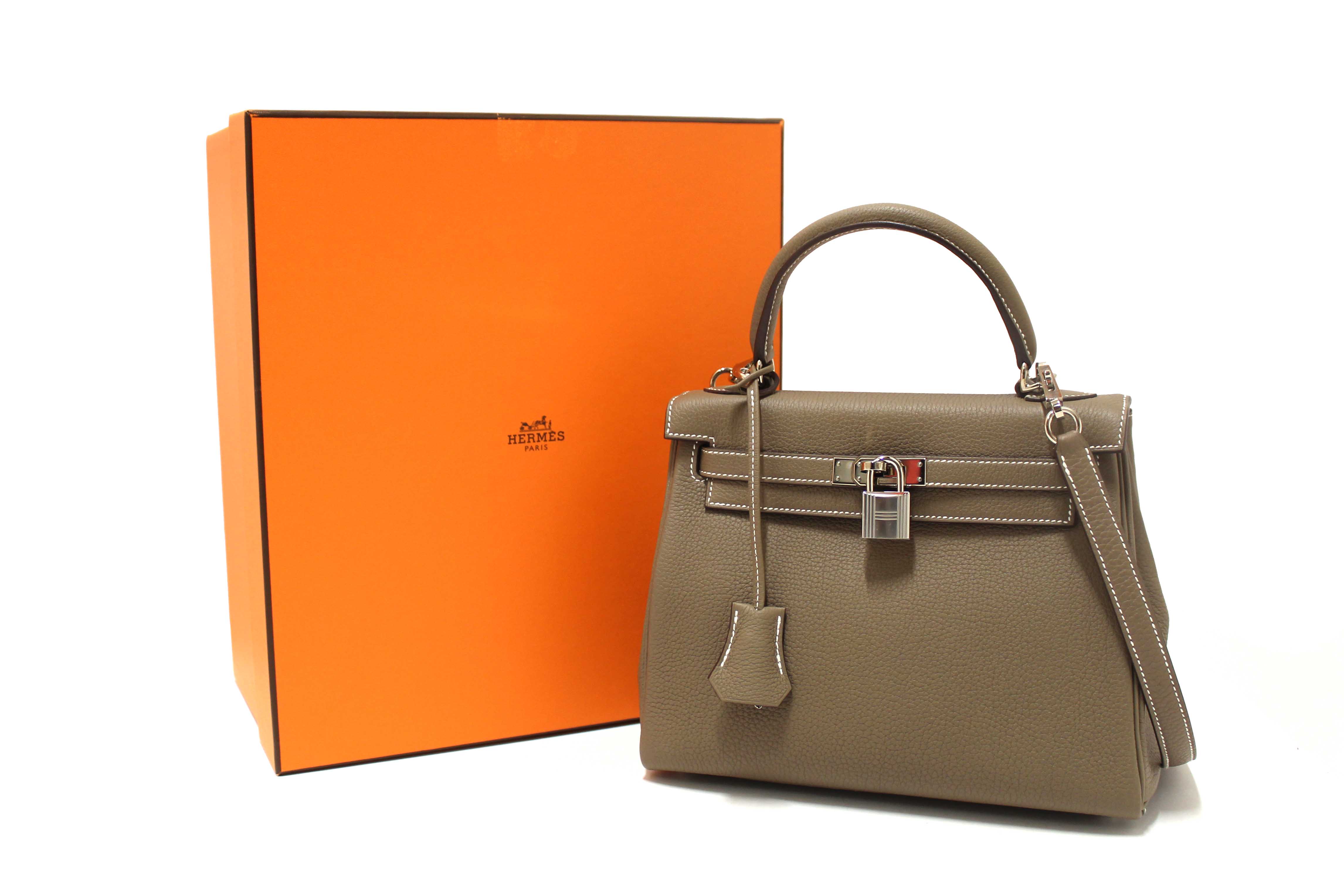 Authentic Hermes Etoupe Togo Leather Retourne Kelly 25 Handbag/Shoulder Bag