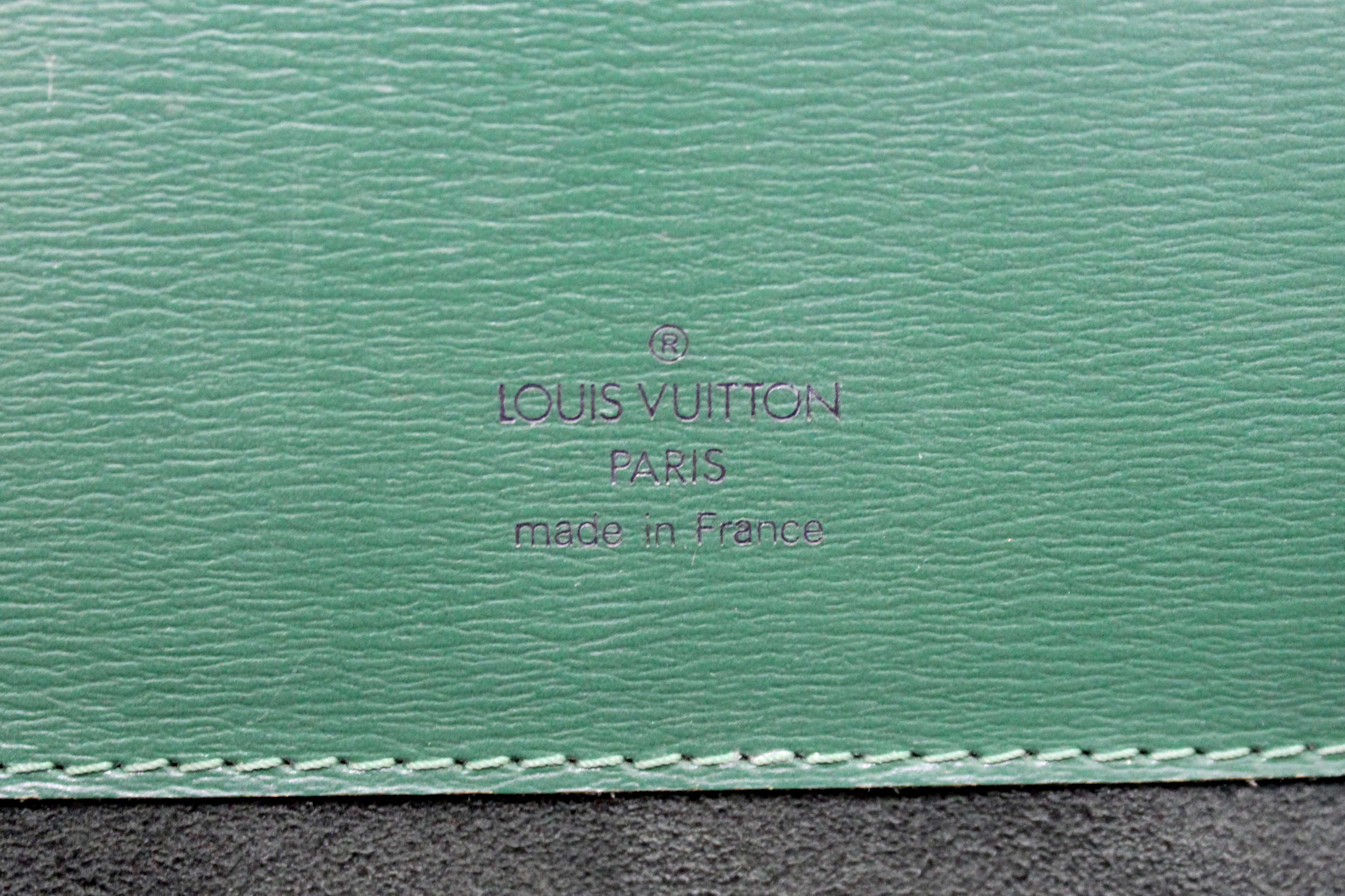 Authentic Louis Vuitton Vintage Green Epi Cluny Shoulder Bag