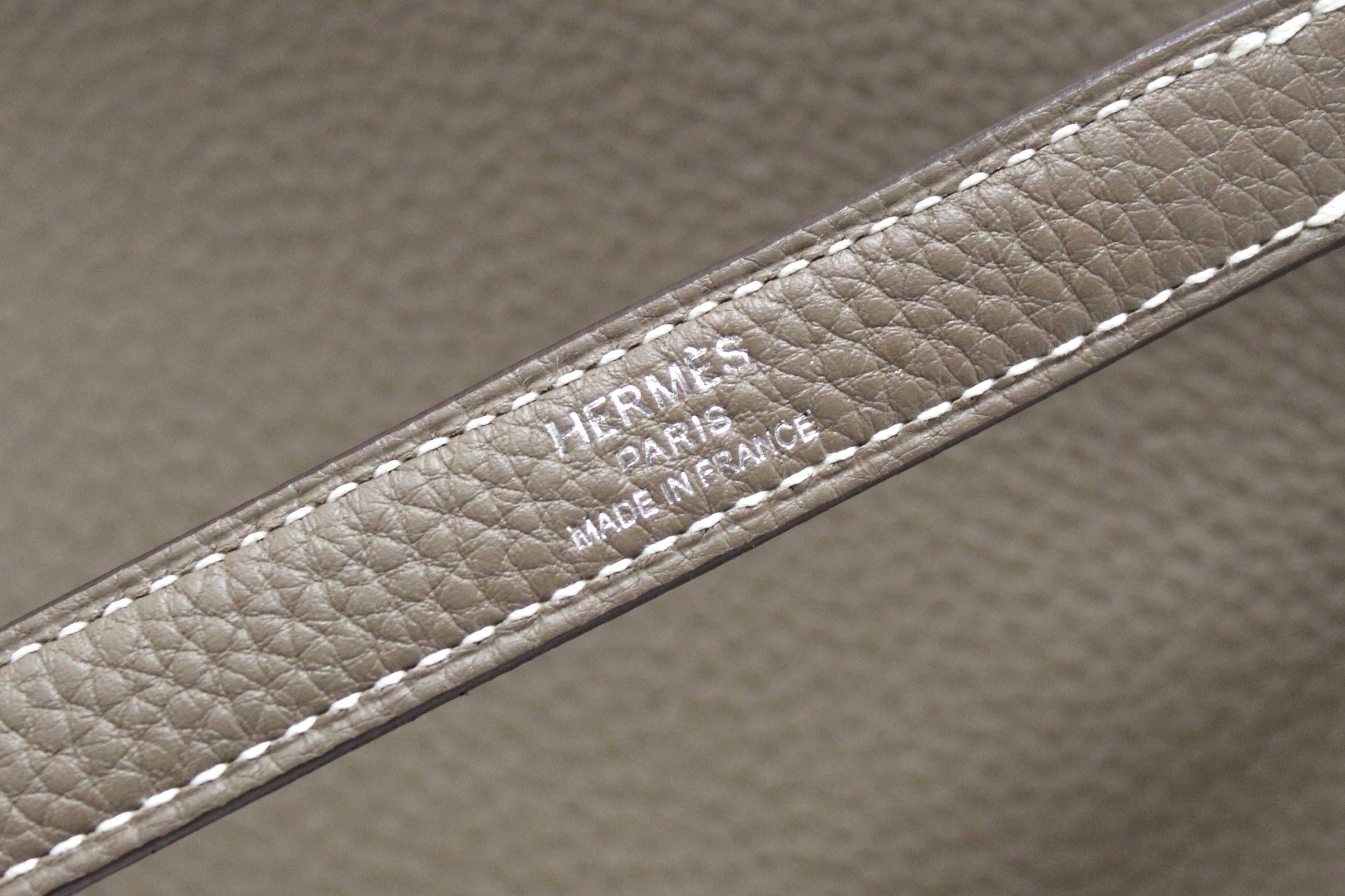 Authentic Hermes Etoupe Togo Leather Retourne Kelly 25 Handbag/Shoulder Bag