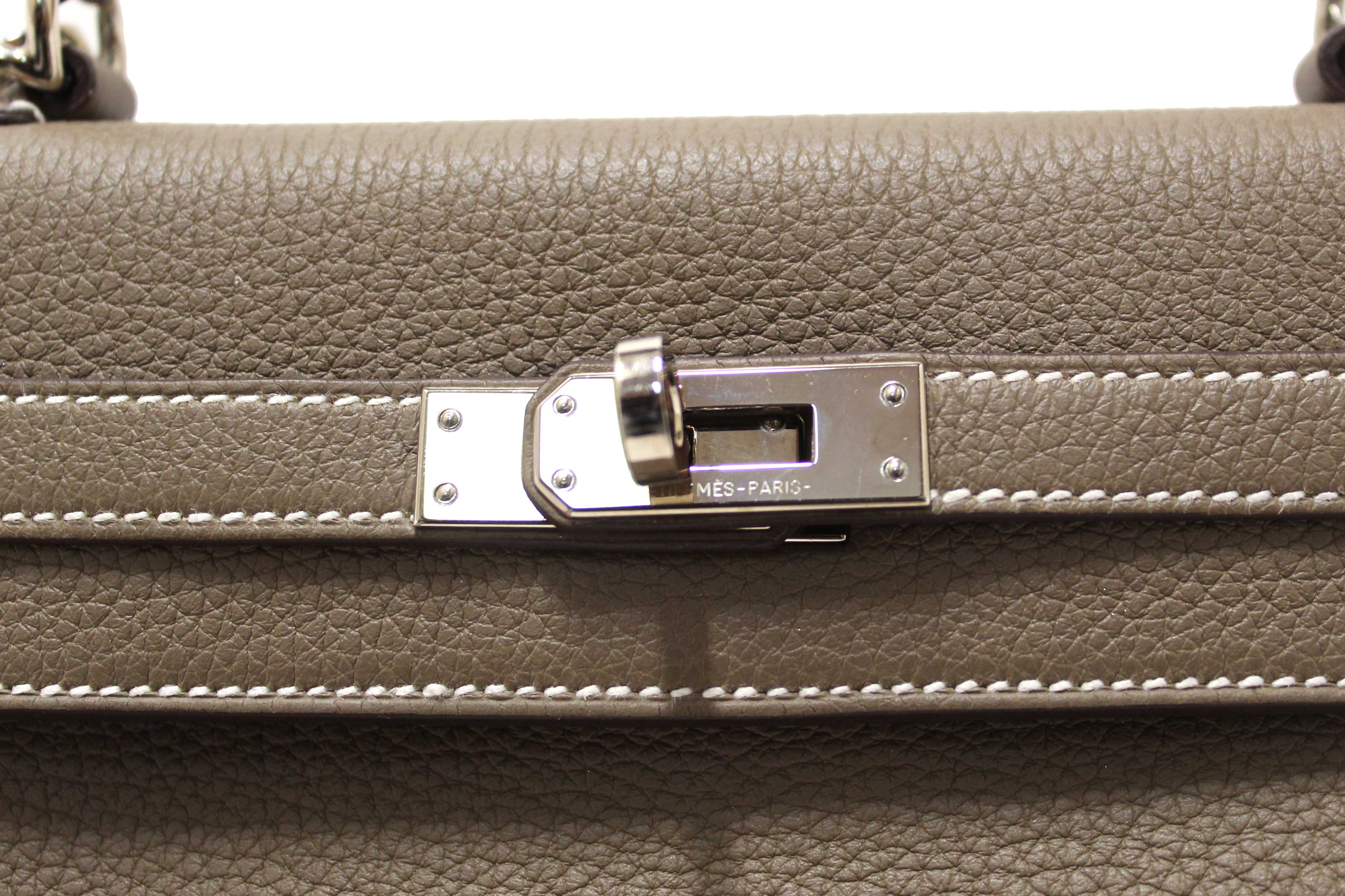 Authentic Hermes Etoupe Togo Leather Retourne Kelly 25 Handbag/Shoulder Bag