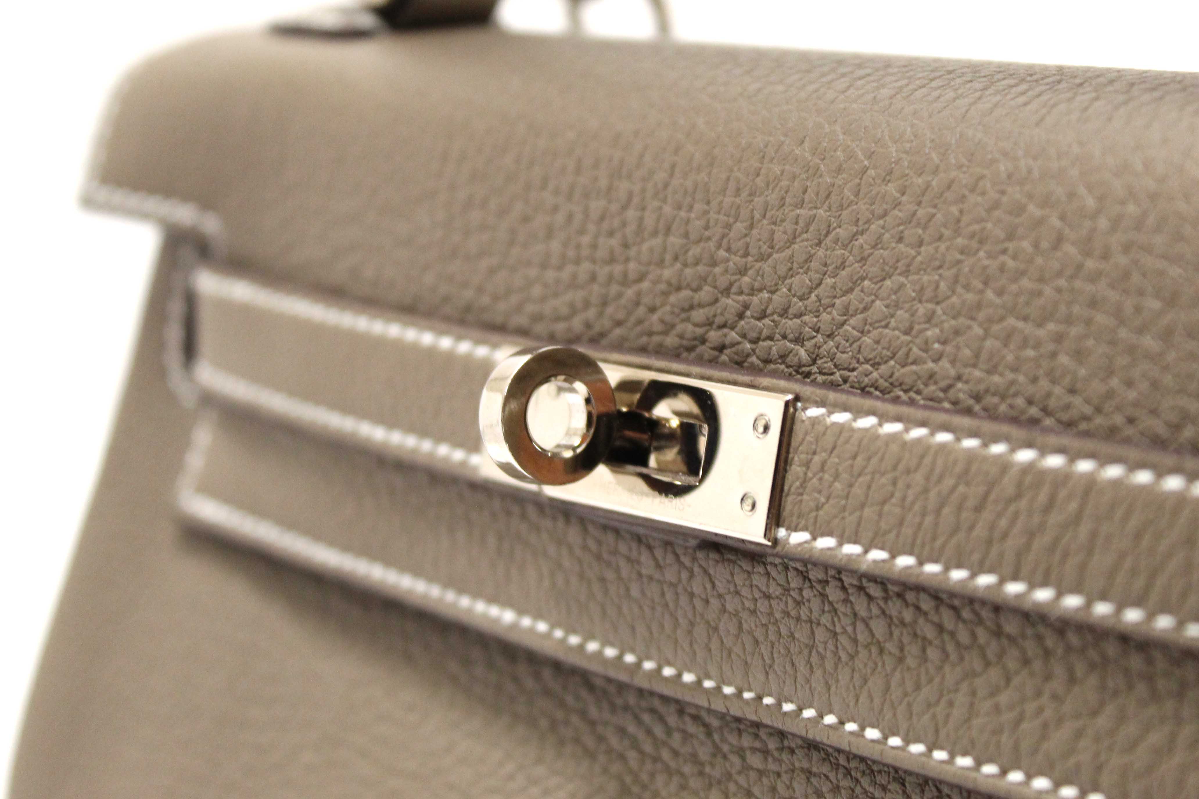 Authentic Hermes Etoupe Togo Leather Retourne Kelly 25 Handbag/Shoulder Bag