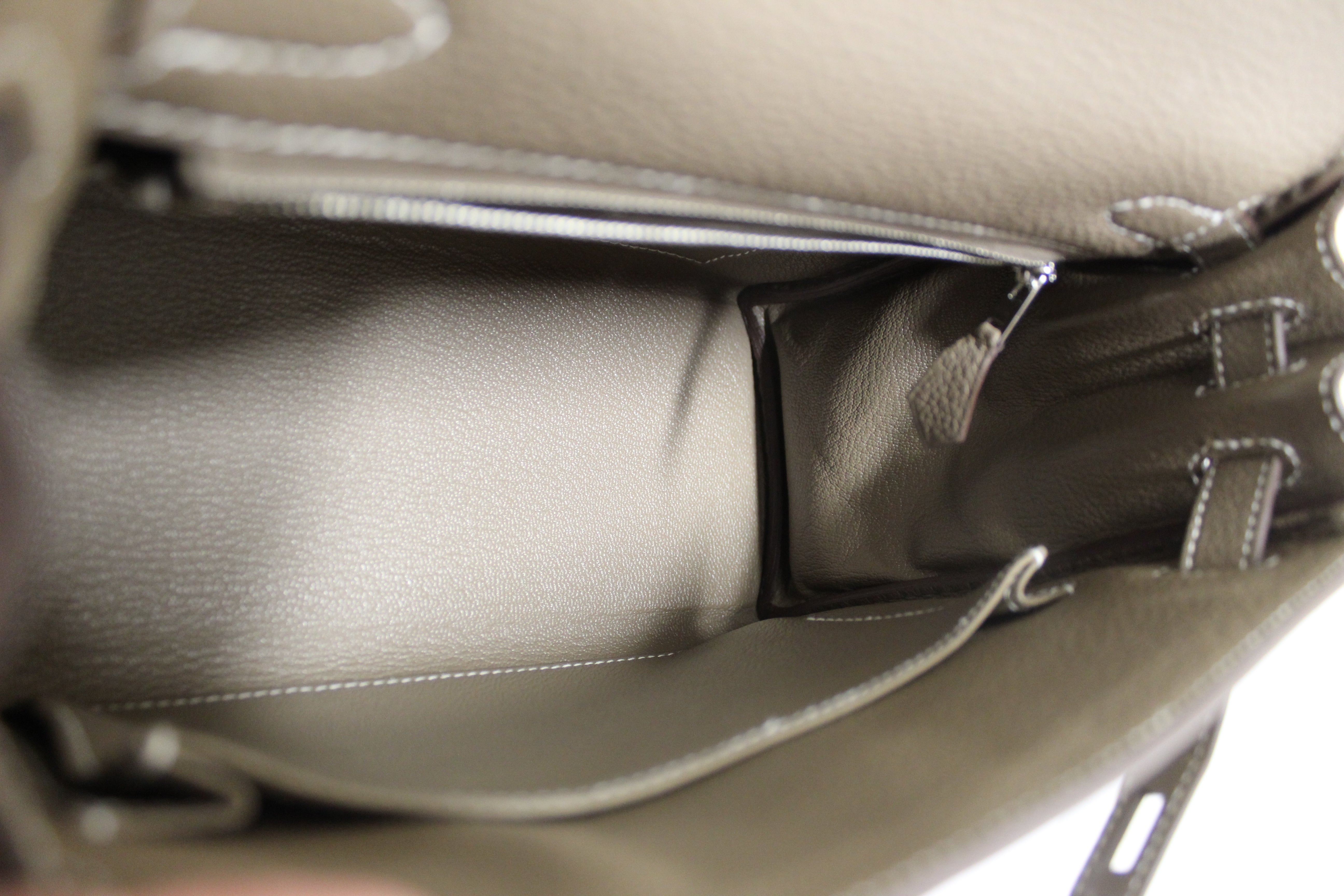 Authentic Hermes Etoupe Togo Leather Retourne Kelly 25 Handbag/Shoulder Bag