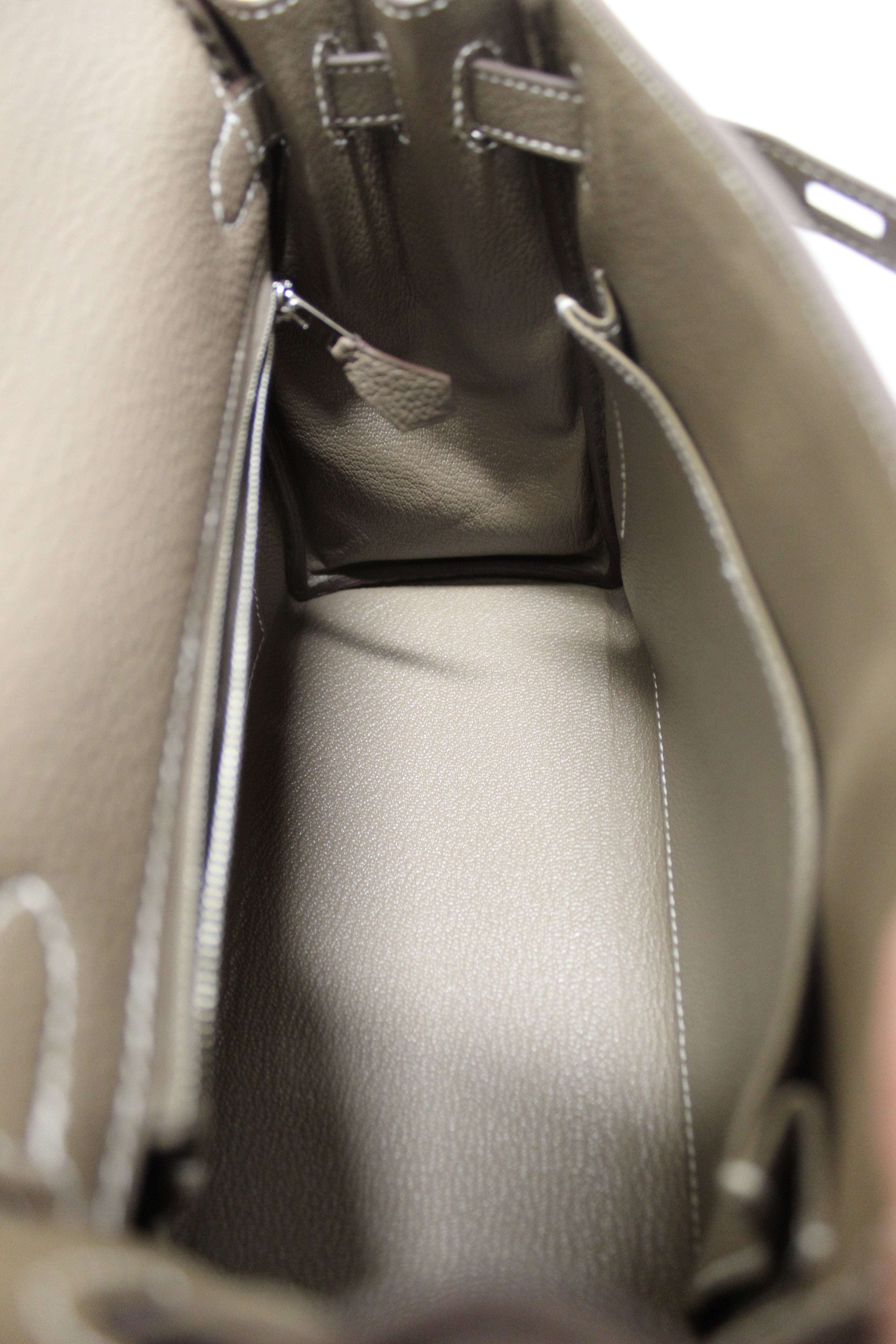 Authentic Hermes Etoupe Togo Leather Retourne Kelly 25 Handbag/Shoulder Bag