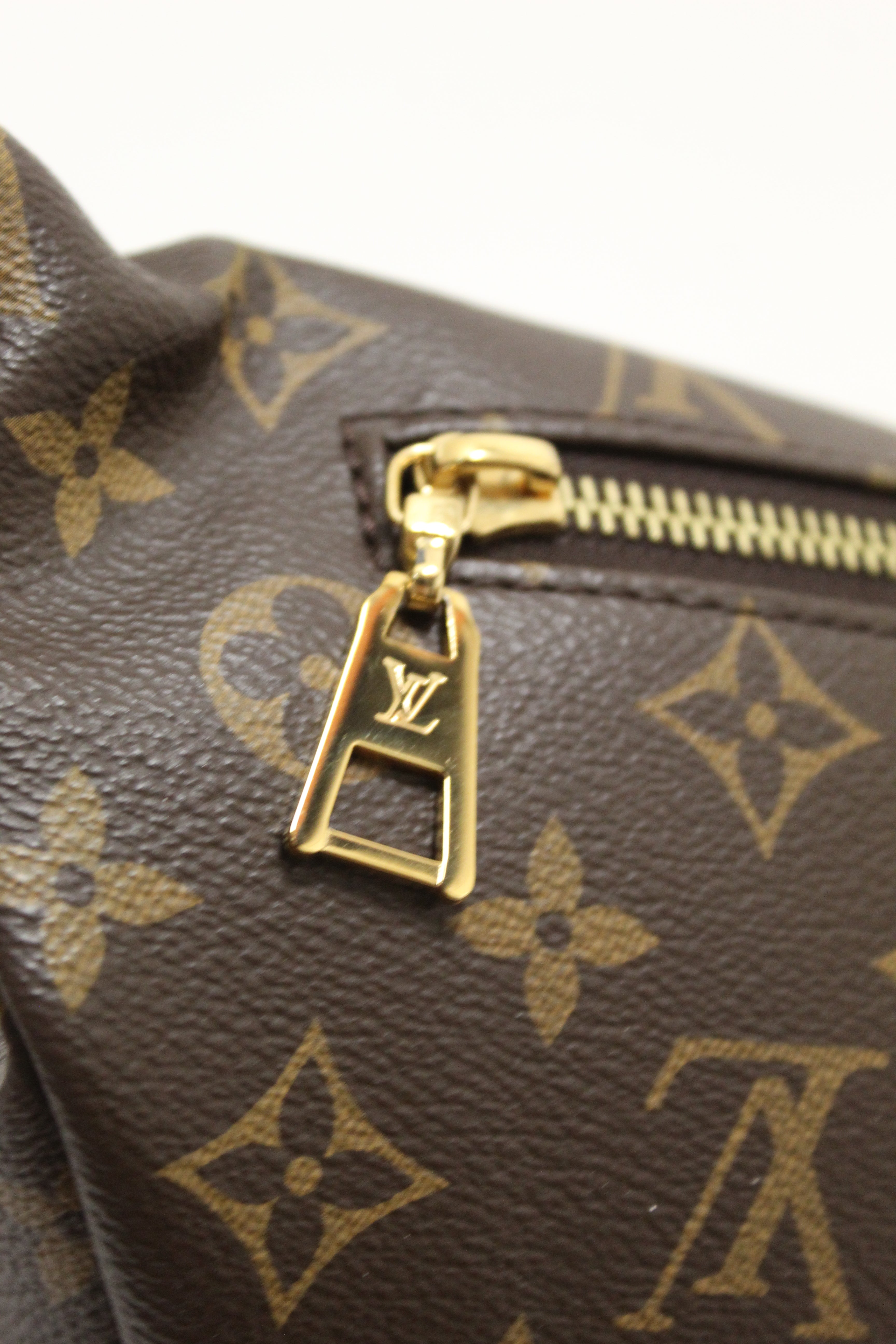 Authentic Louis Vuitton Classic Monogram Canvas Bumbag