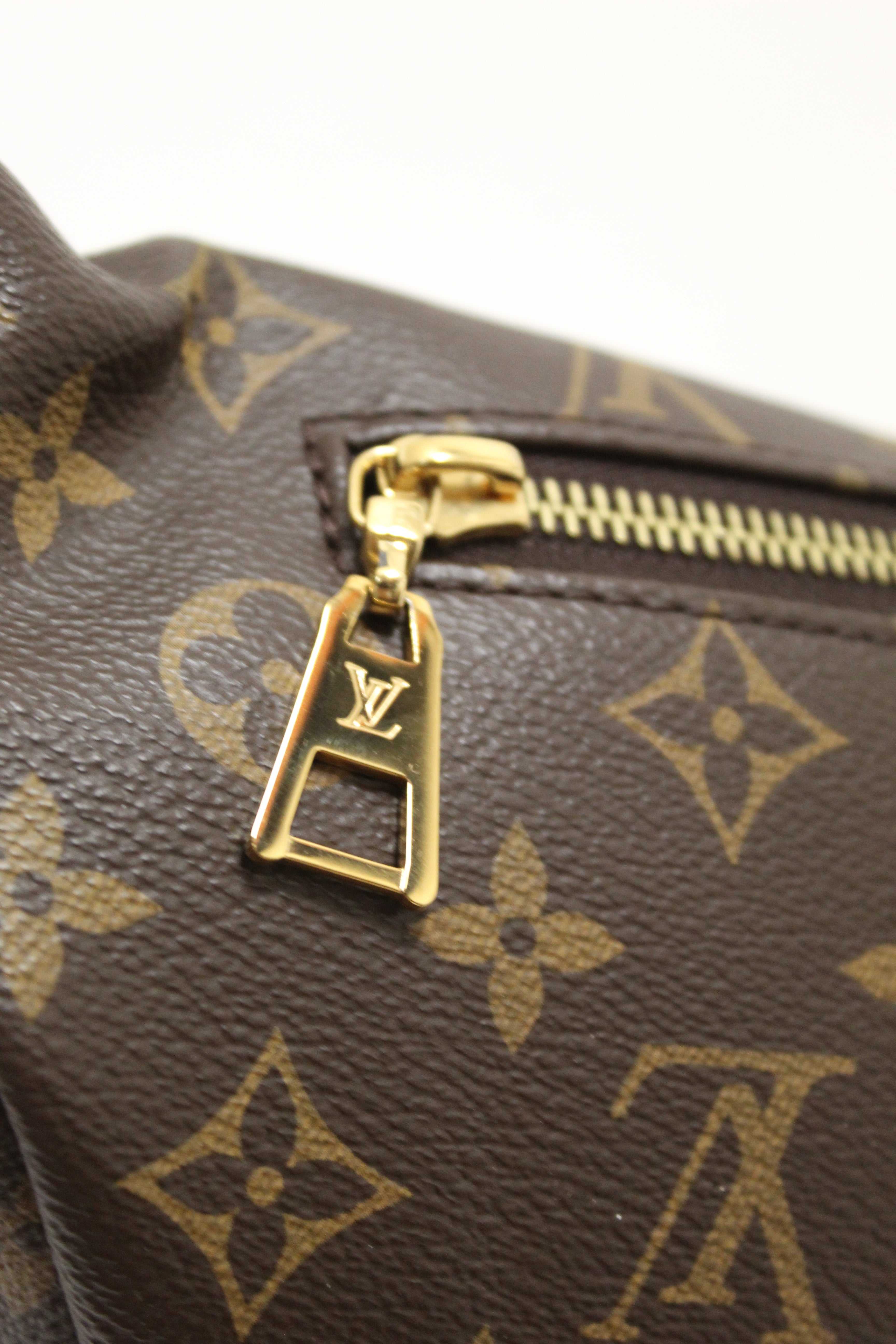 Authentic Louis Vuitton Classic Monogram Canvas Bumbag