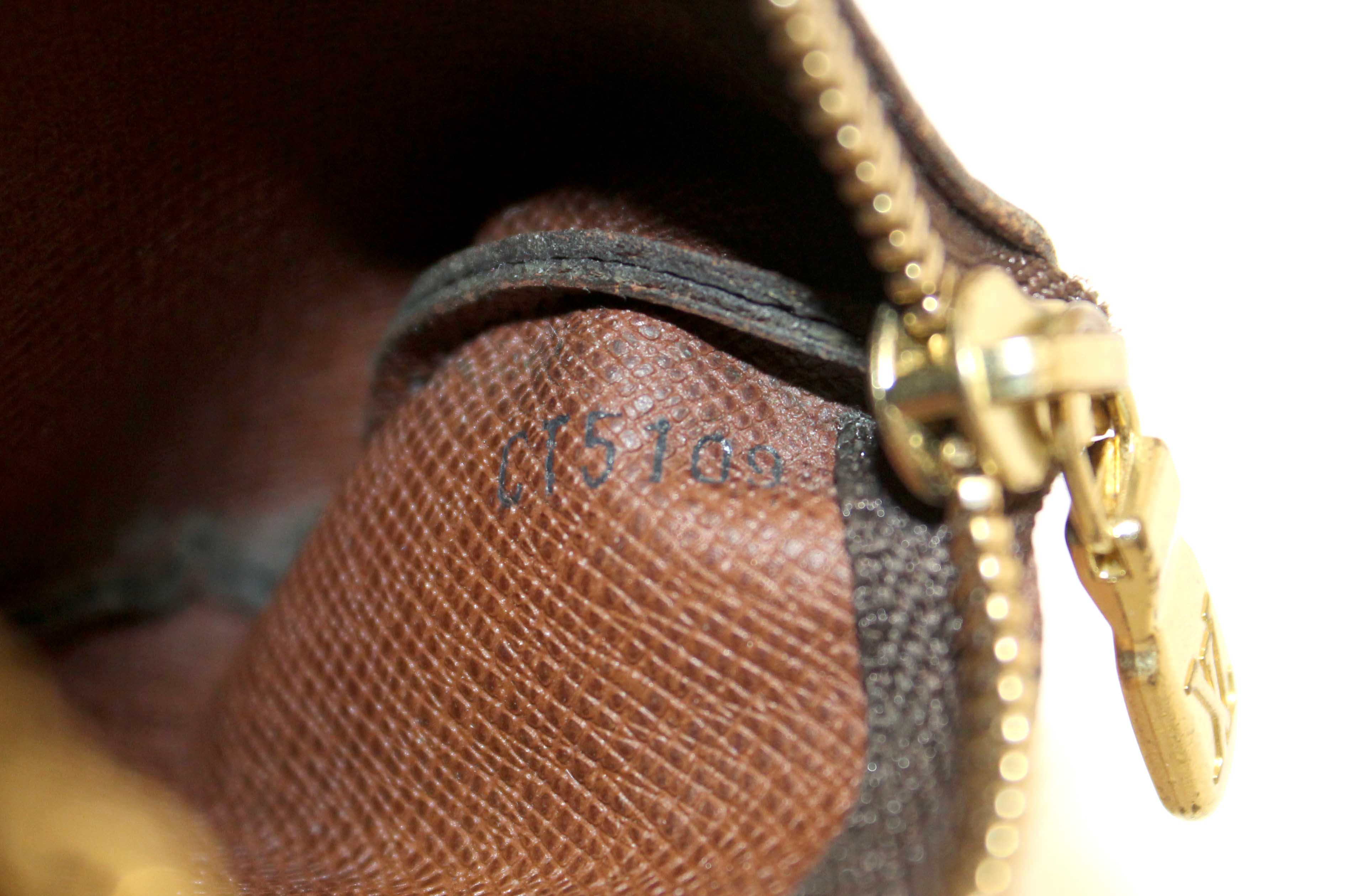 Authentic Louis Vuitton Classic Monogram Canvas Key Pouch