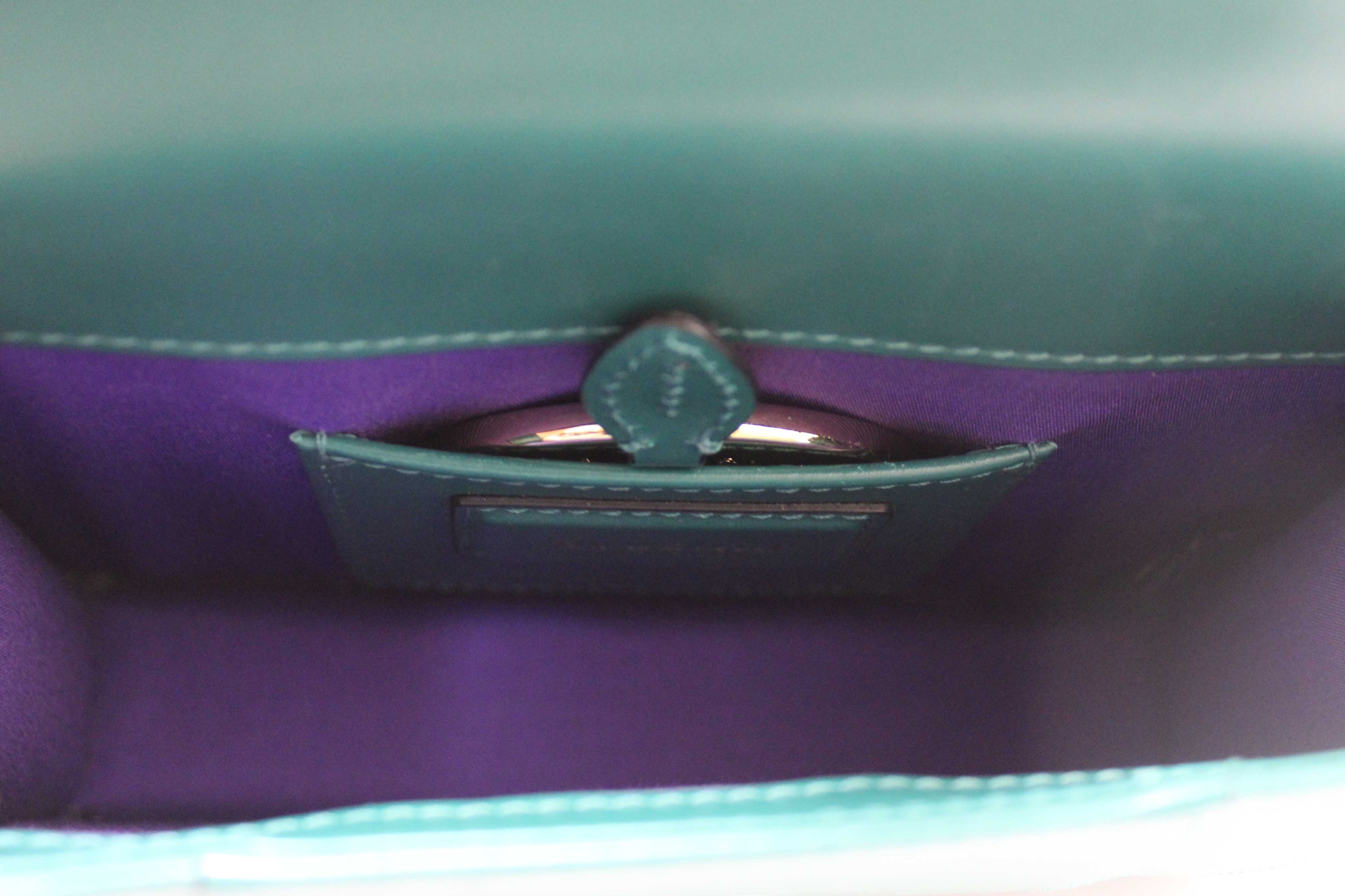 Authentic Bvlgari Emerald Green Calfskin Leather Snake Chain Small Serpenti Forever Crossbody Bag