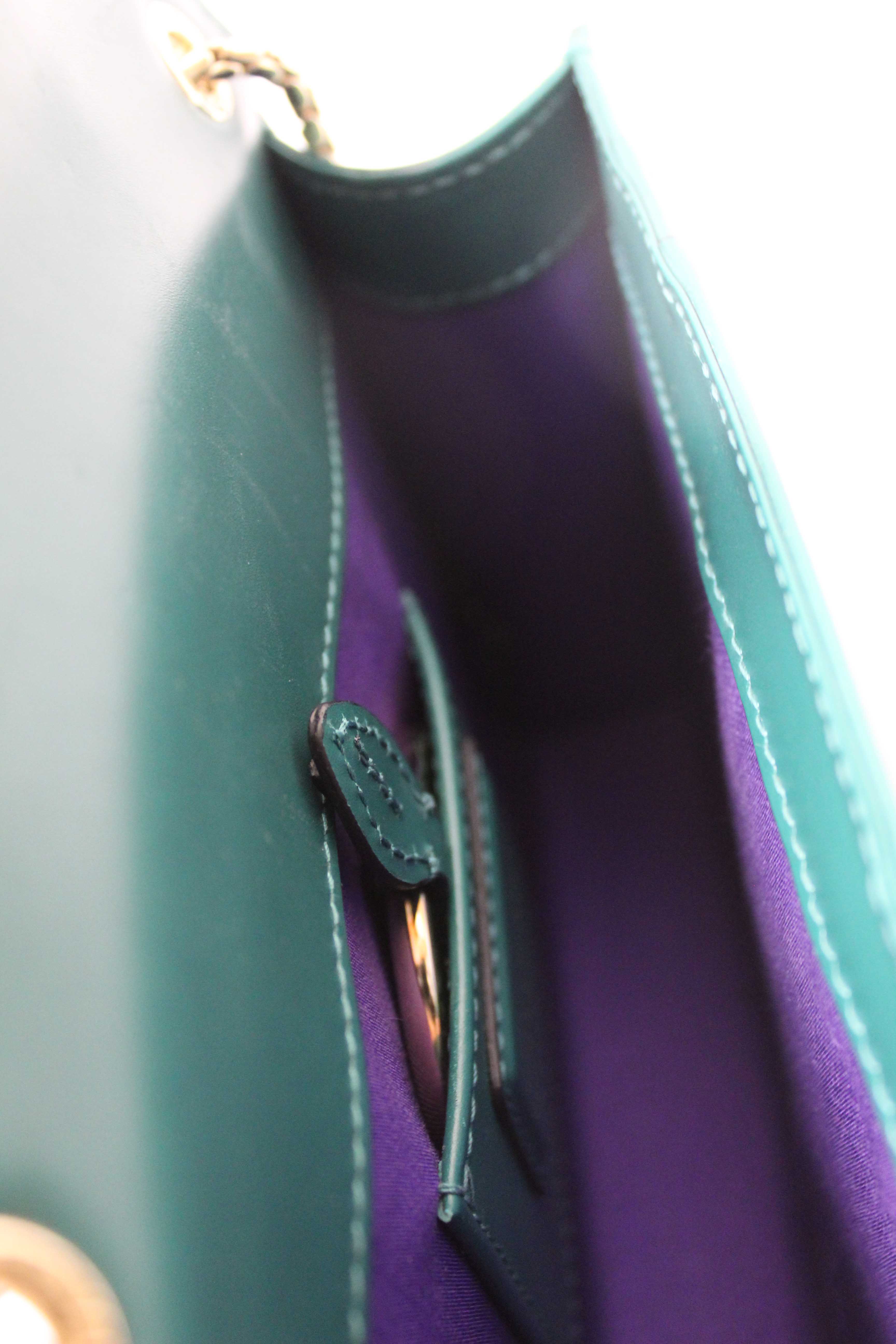 Authentic Bvlgari Emerald Green Calfskin Leather Snake Chain Small Serpenti Forever Crossbody Bag