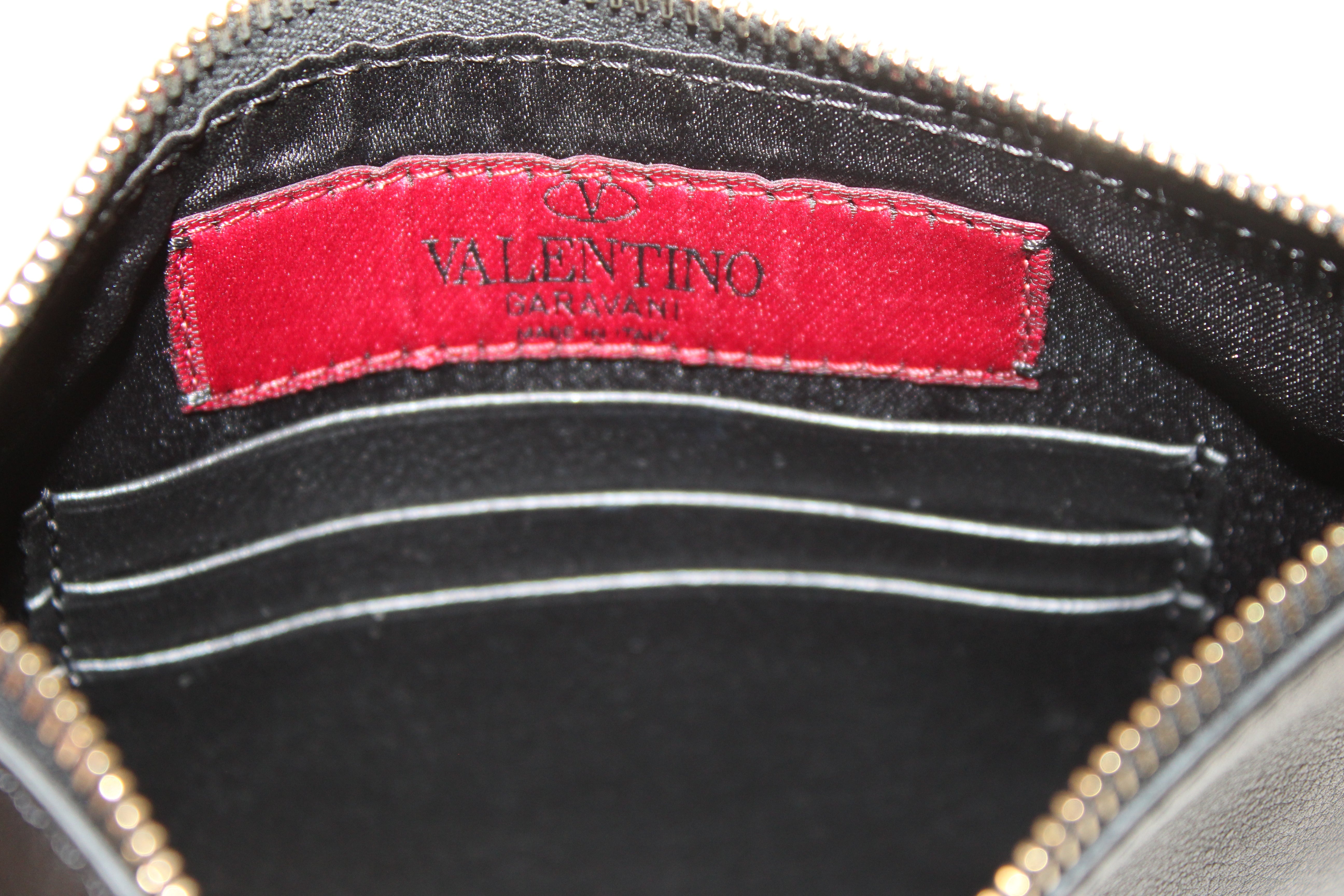 Authentic Valentino Garavani Black Leather and Rockstuds Pouch on Chain