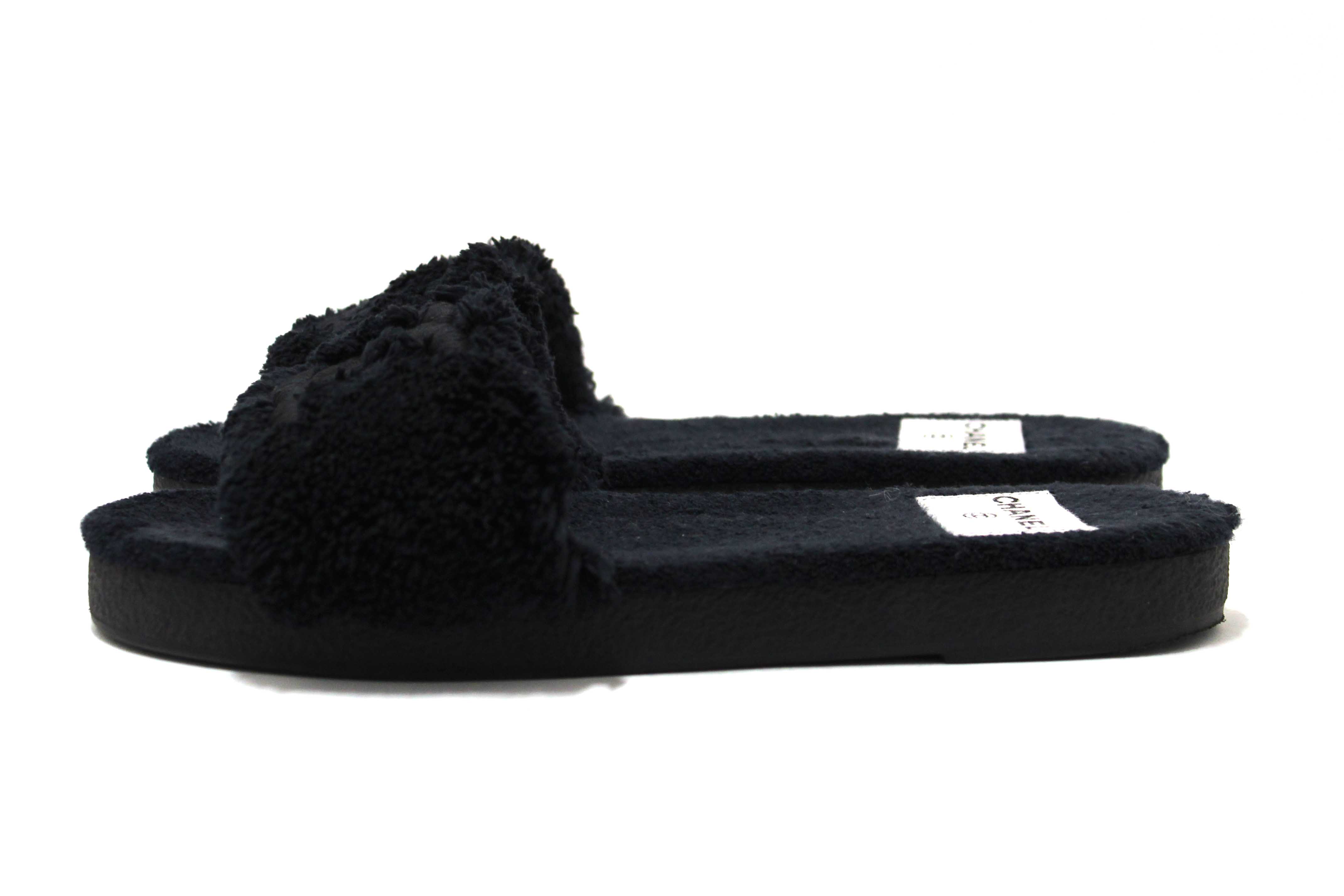 Authentic Chanel Navy Blue Shearling Fur CC Logo Slide Flat Sandals Shoes 36C