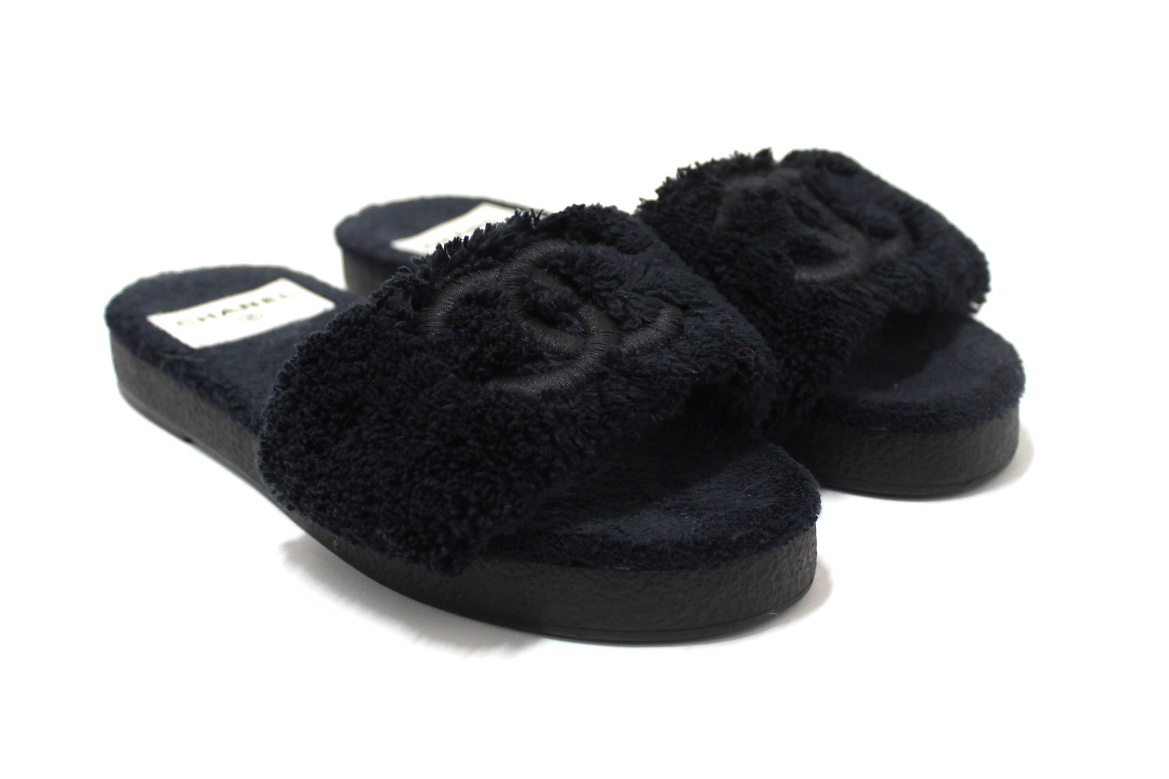 Authentic Chanel Navy Blue Shearling Fur CC Logo Slide Flat Sandals Shoes 36C
