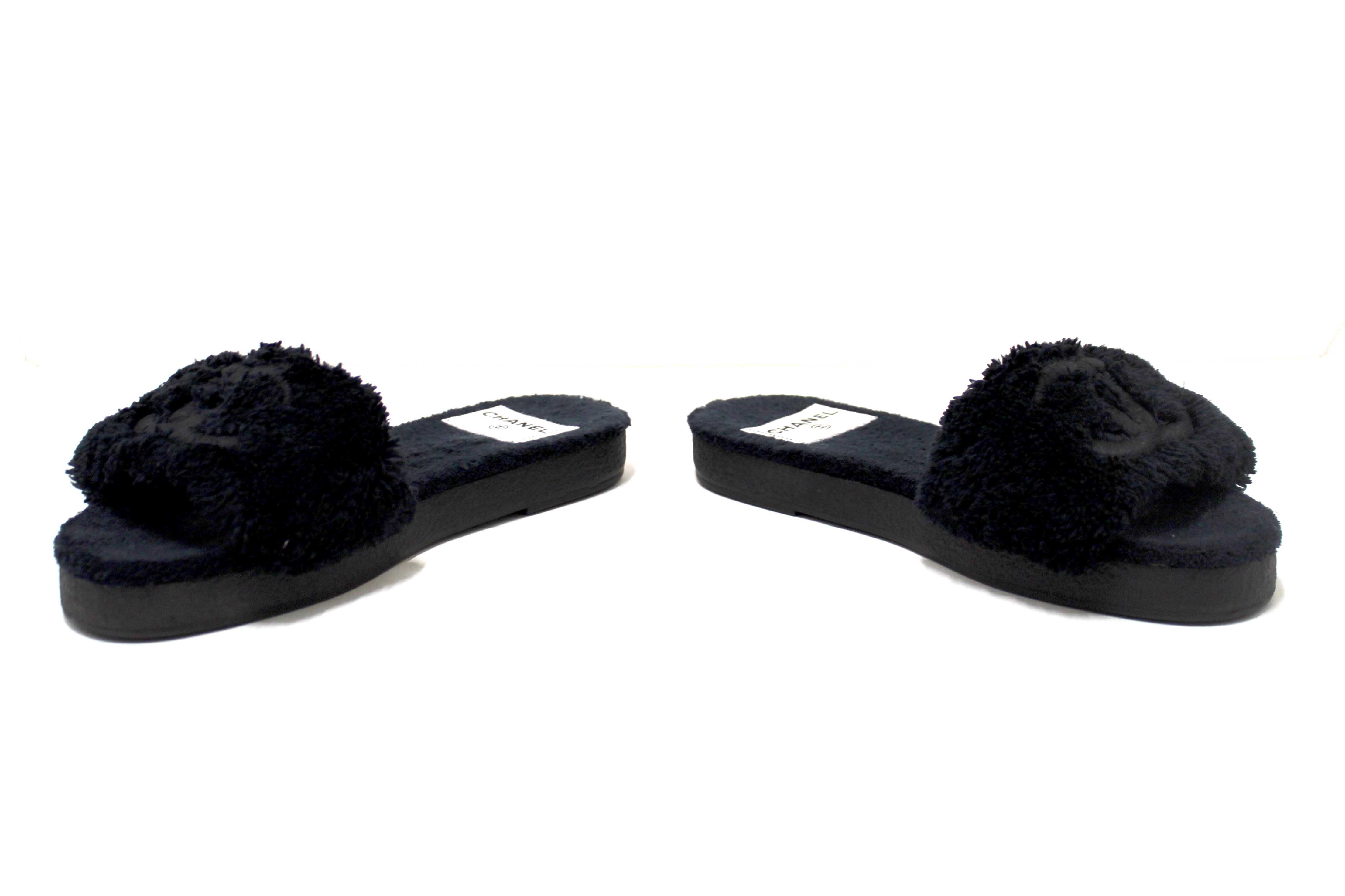 Authentic Chanel Navy Blue Shearling Fur CC Logo Slide Flat Sandals Shoes 36C