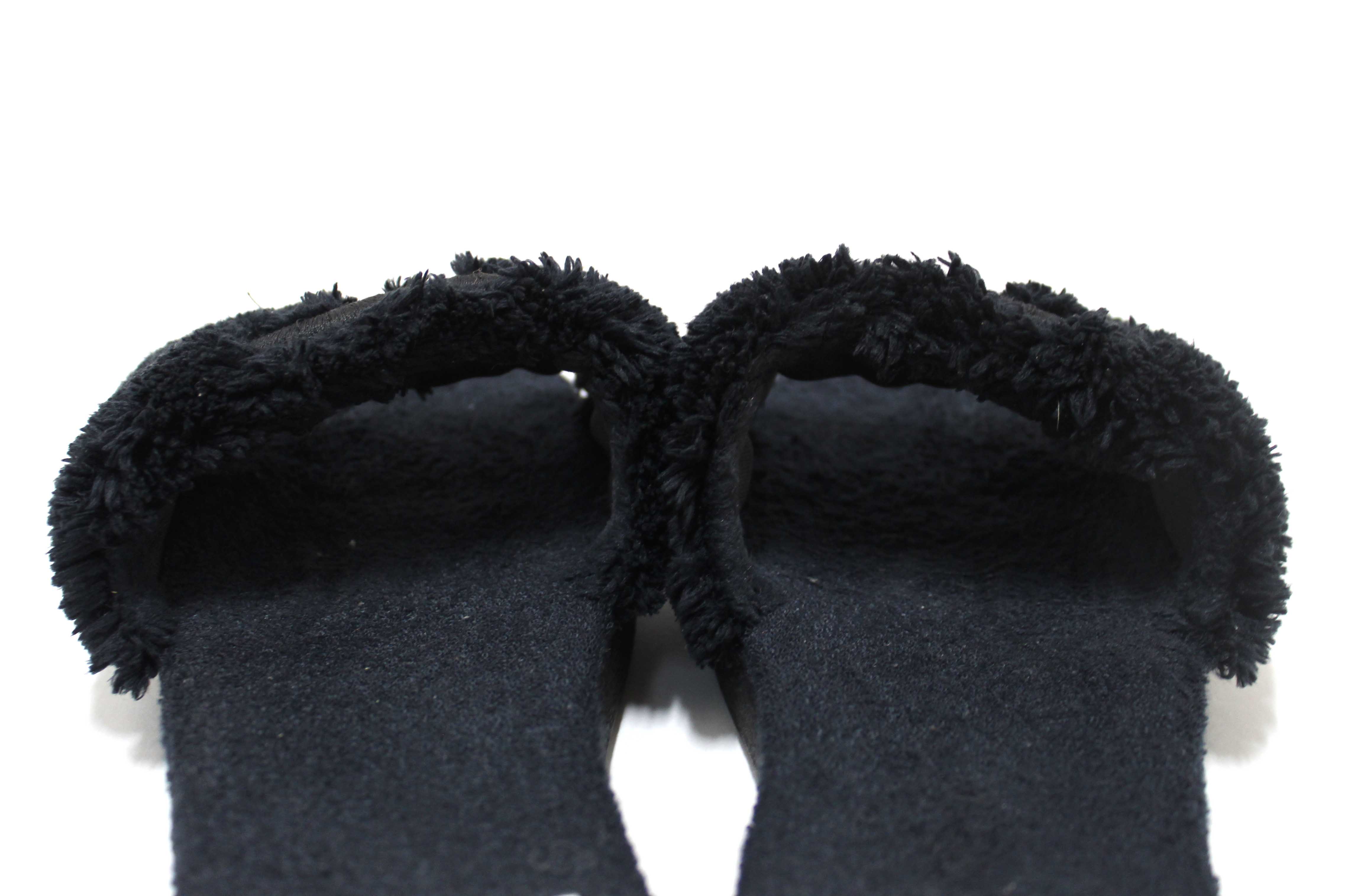Authentic Chanel Navy Blue Shearling Fur CC Logo Slide Flat Sandals Shoes 36C