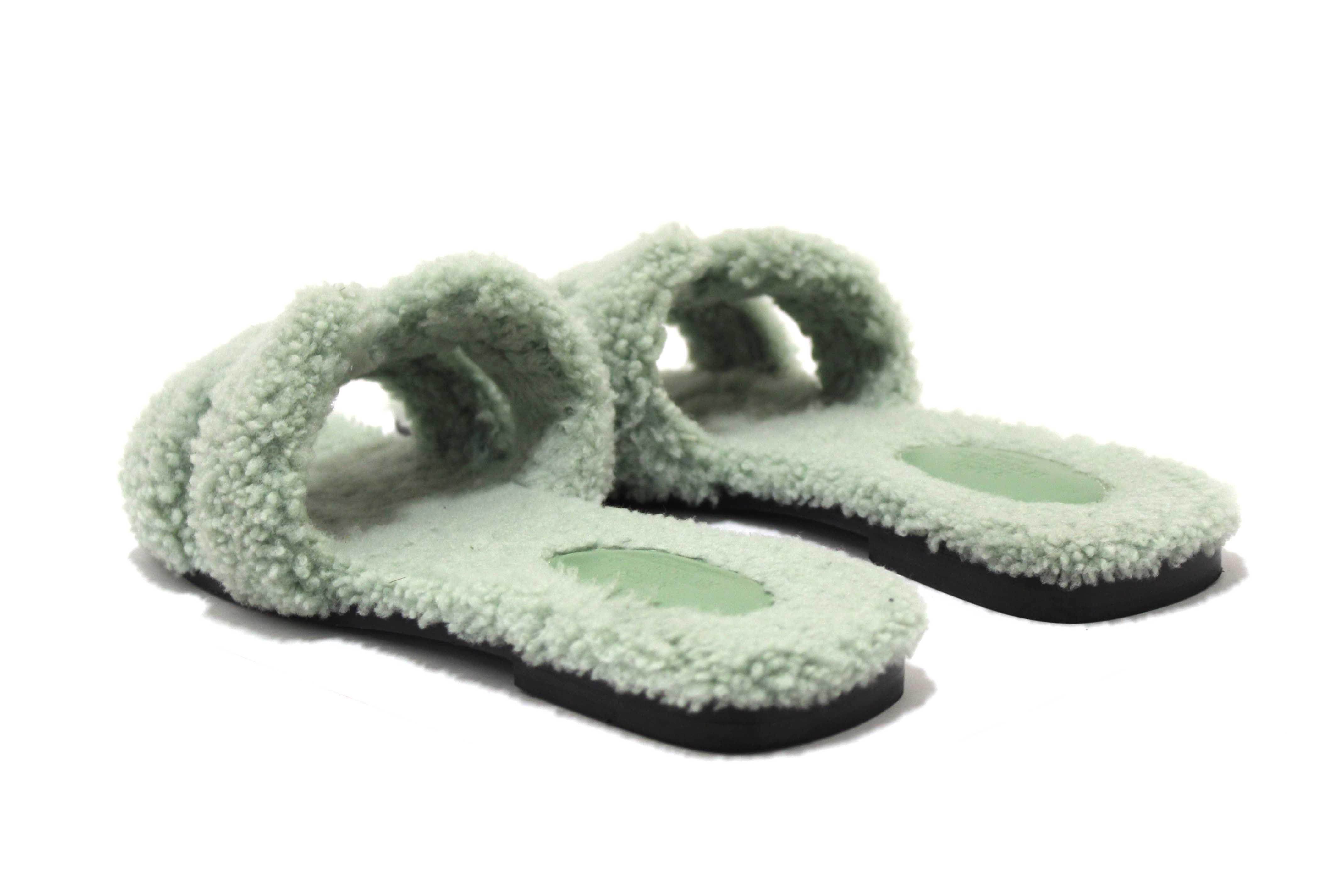 Authentic Hermes Green Shearling Fur Oran Flat Sandal Shoes Size 38