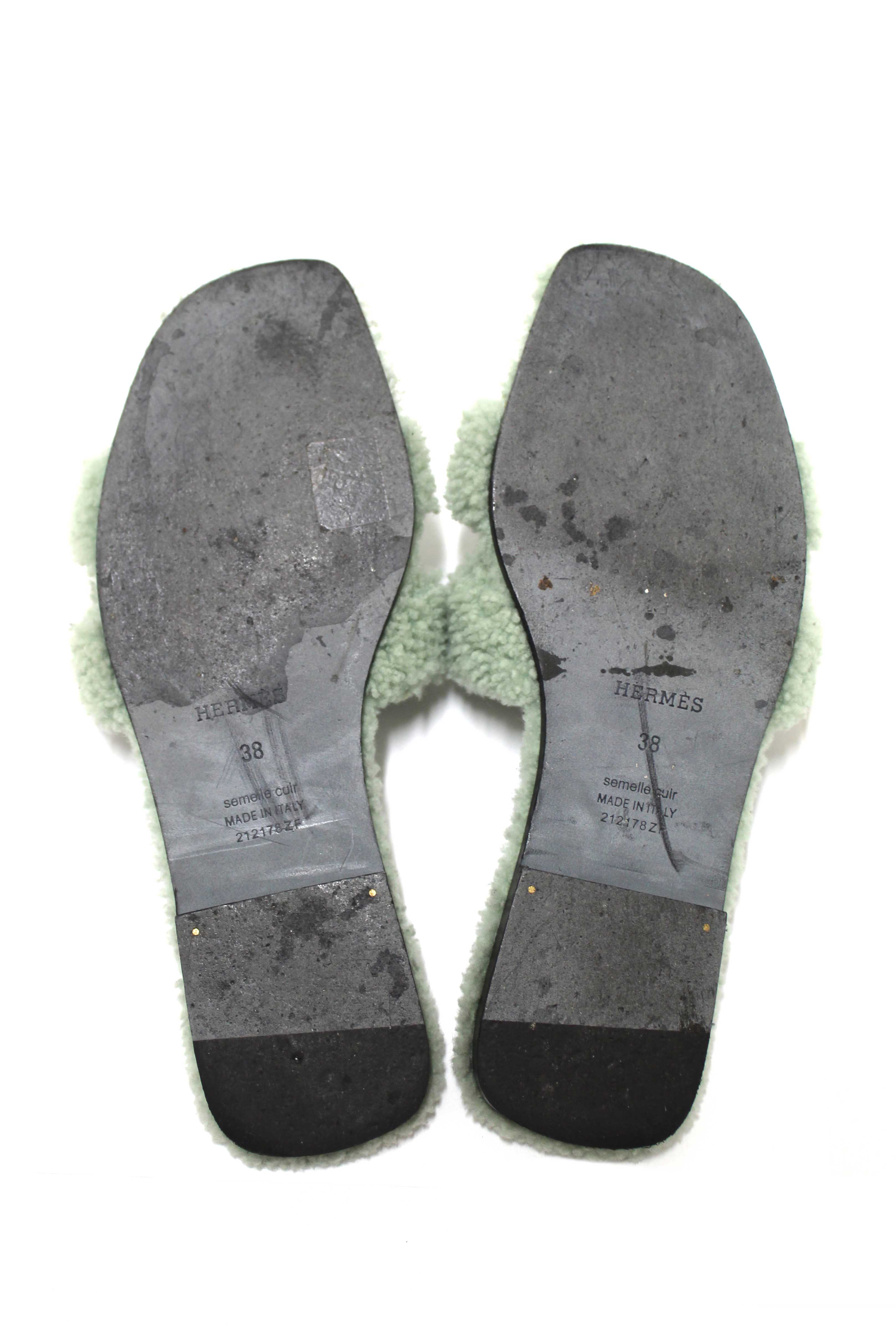 Authentic Hermes Green Shearling Fur Oran Flat Sandal Shoes Size 38