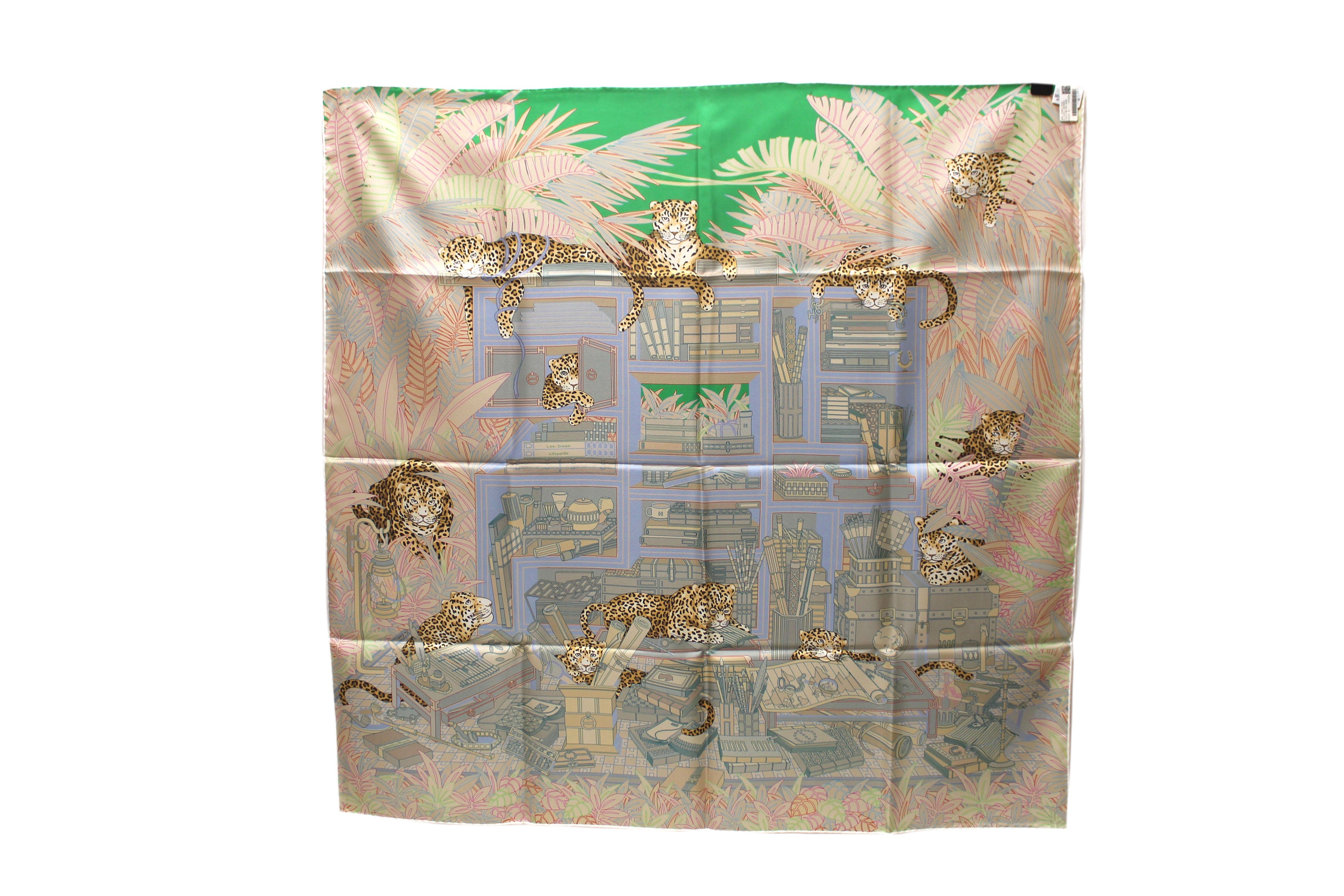 Authentic New Hermes Green Carre Double Face Leopards Scarf 90cm