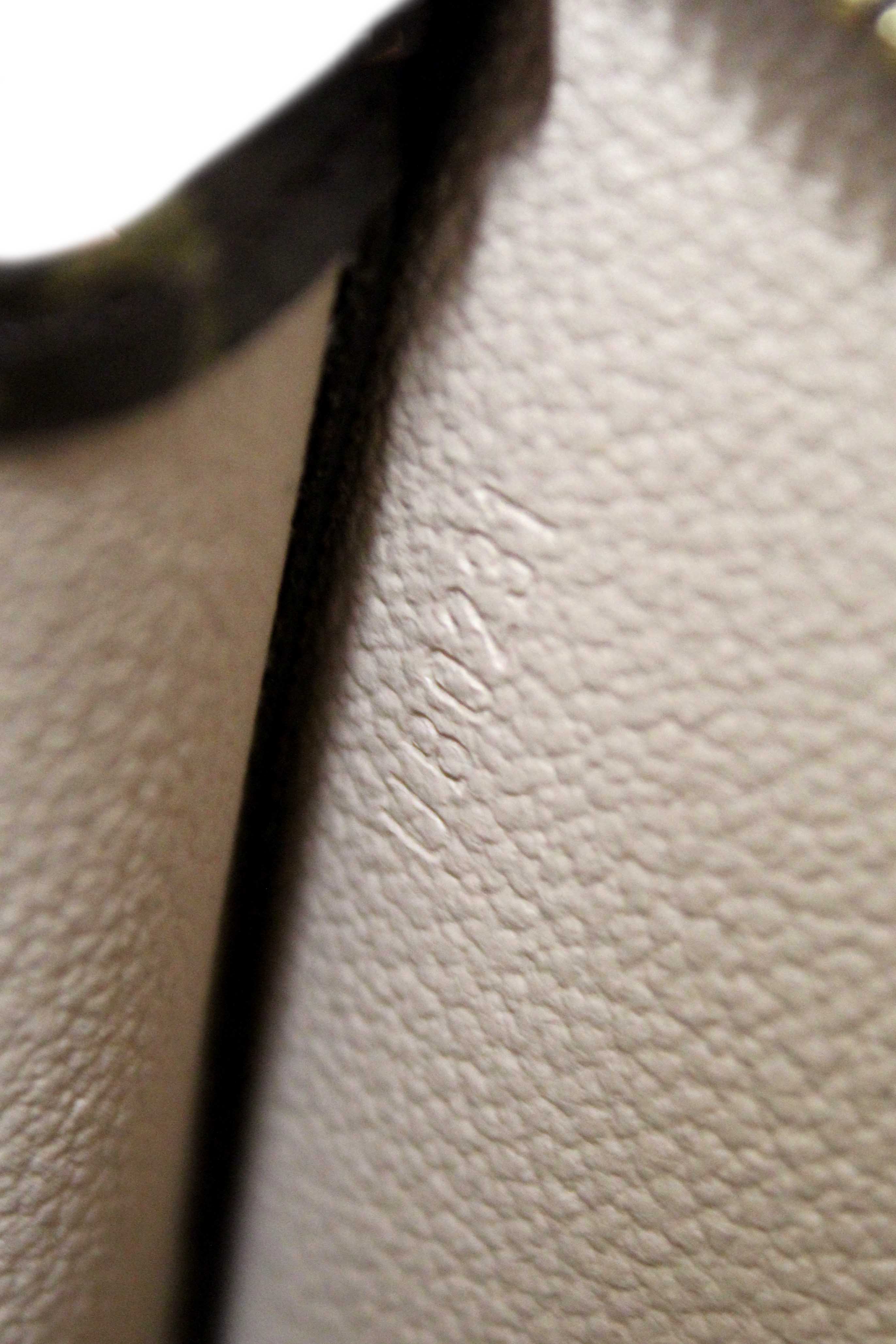 Authentic Louis Vuitton Classic Monogram Toiletry Pouch 19 Cosmetic Bag