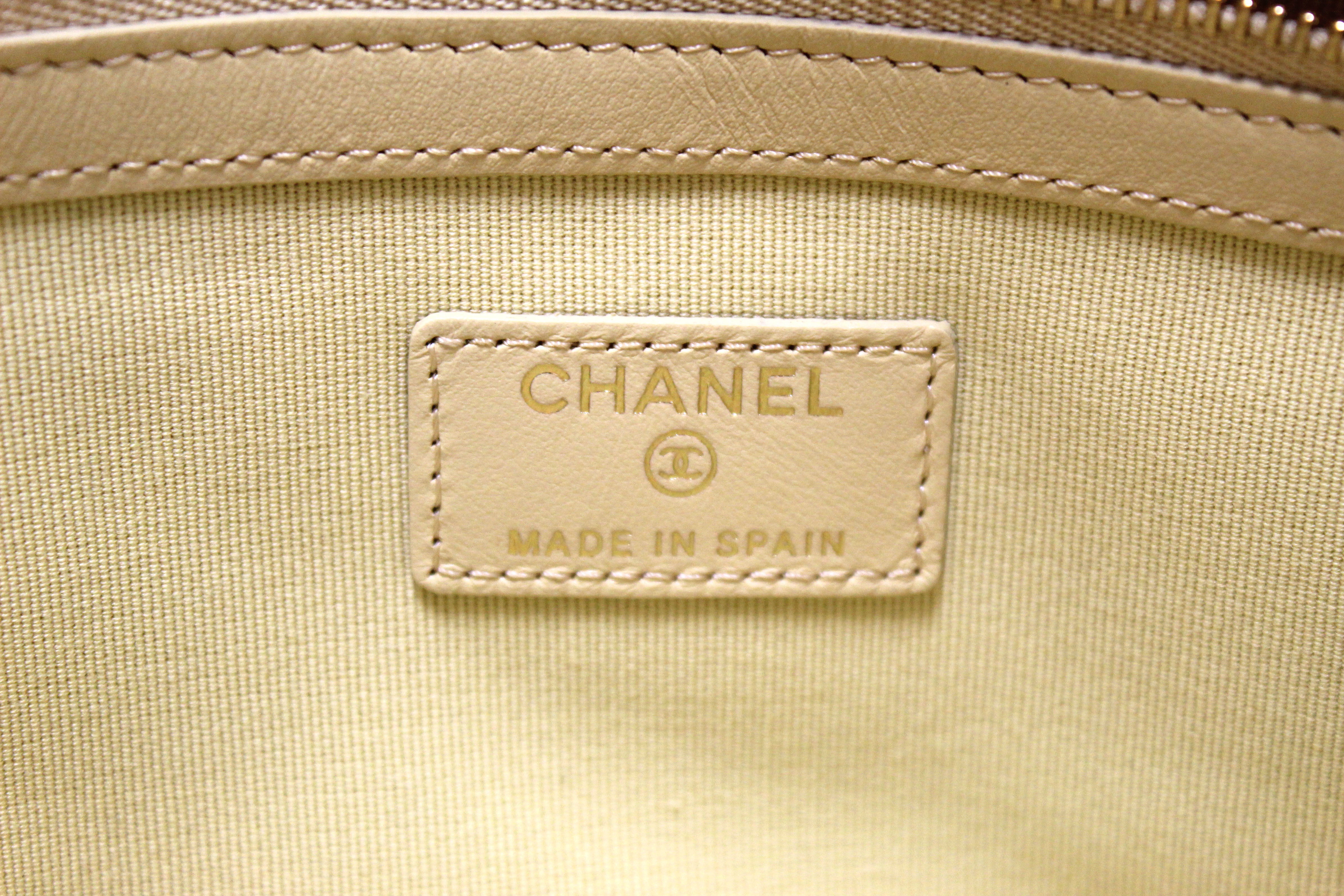 Authentic New Chanel Yellow Caviar Leather Classic Zipped O Case Pouch Clutch Bag