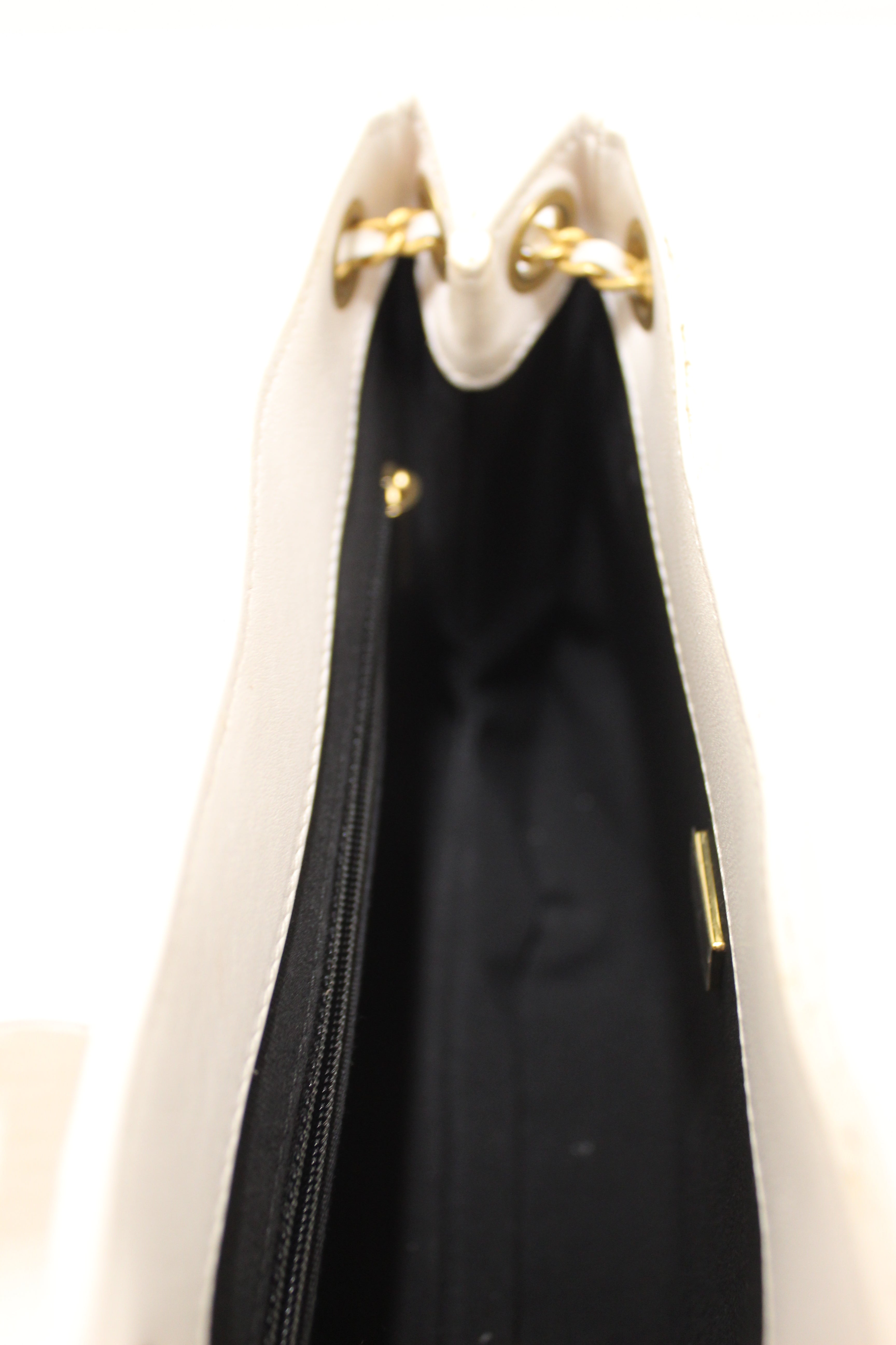 Authentic Chanel White Quilted Lambskin Leather Medium Hobo Bag AS4610