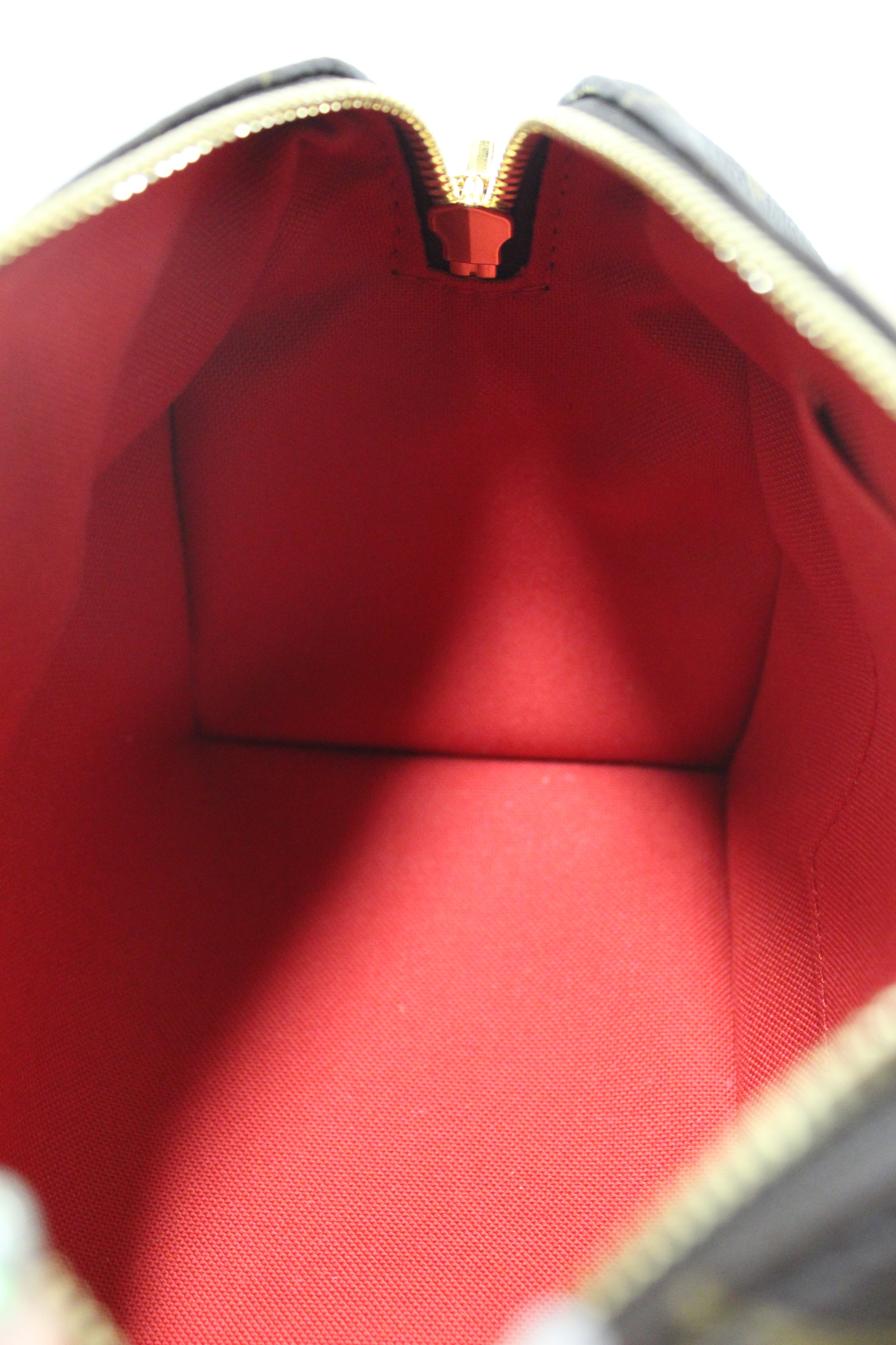 Authentic Louis Vuitton Classic Monogram Speedy 20 Bandoulière Bag