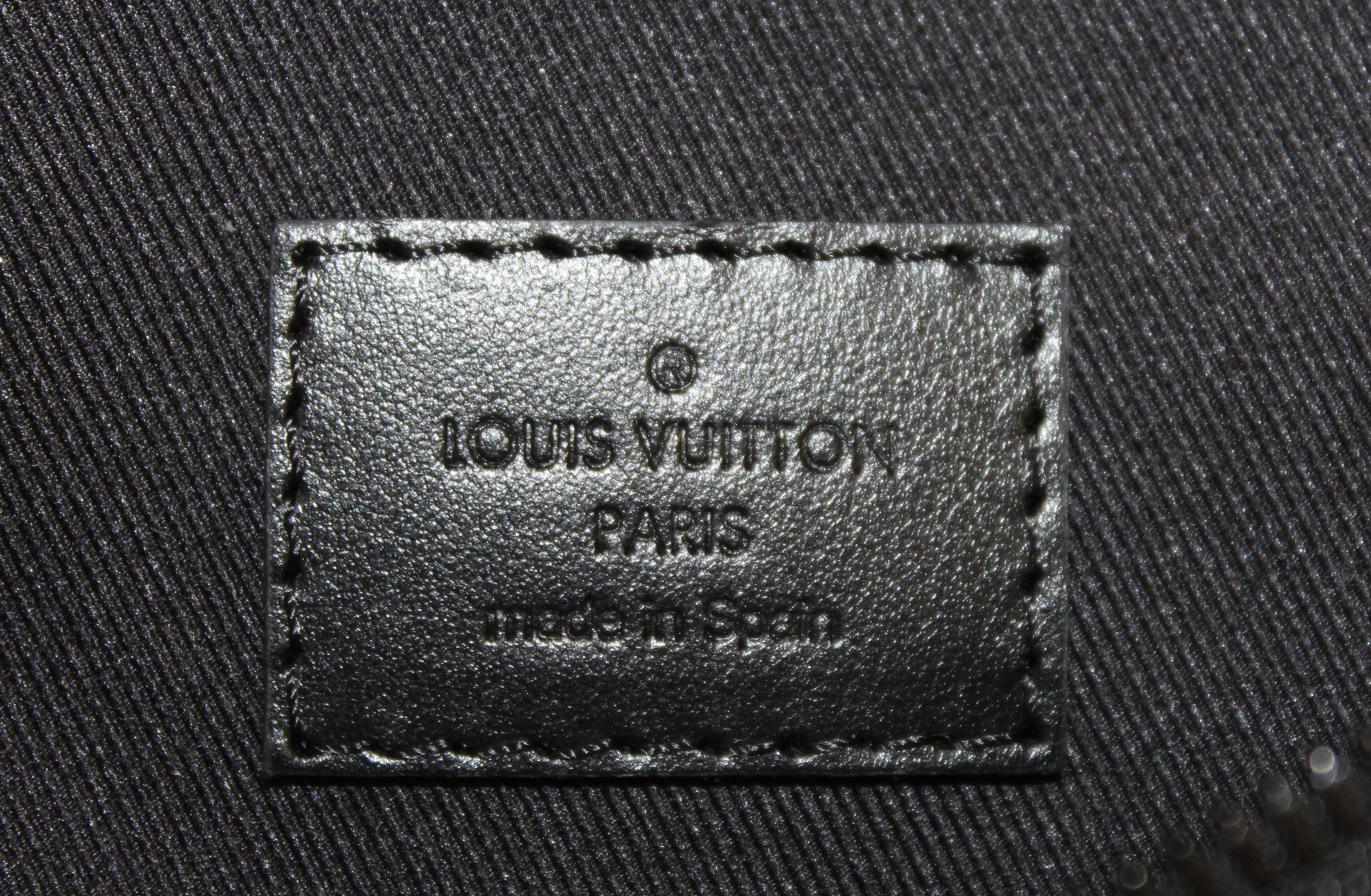 Authentic NEW Louis Vuitton Black Monogram Shadow Calf Leather Discovery Bumbag PM