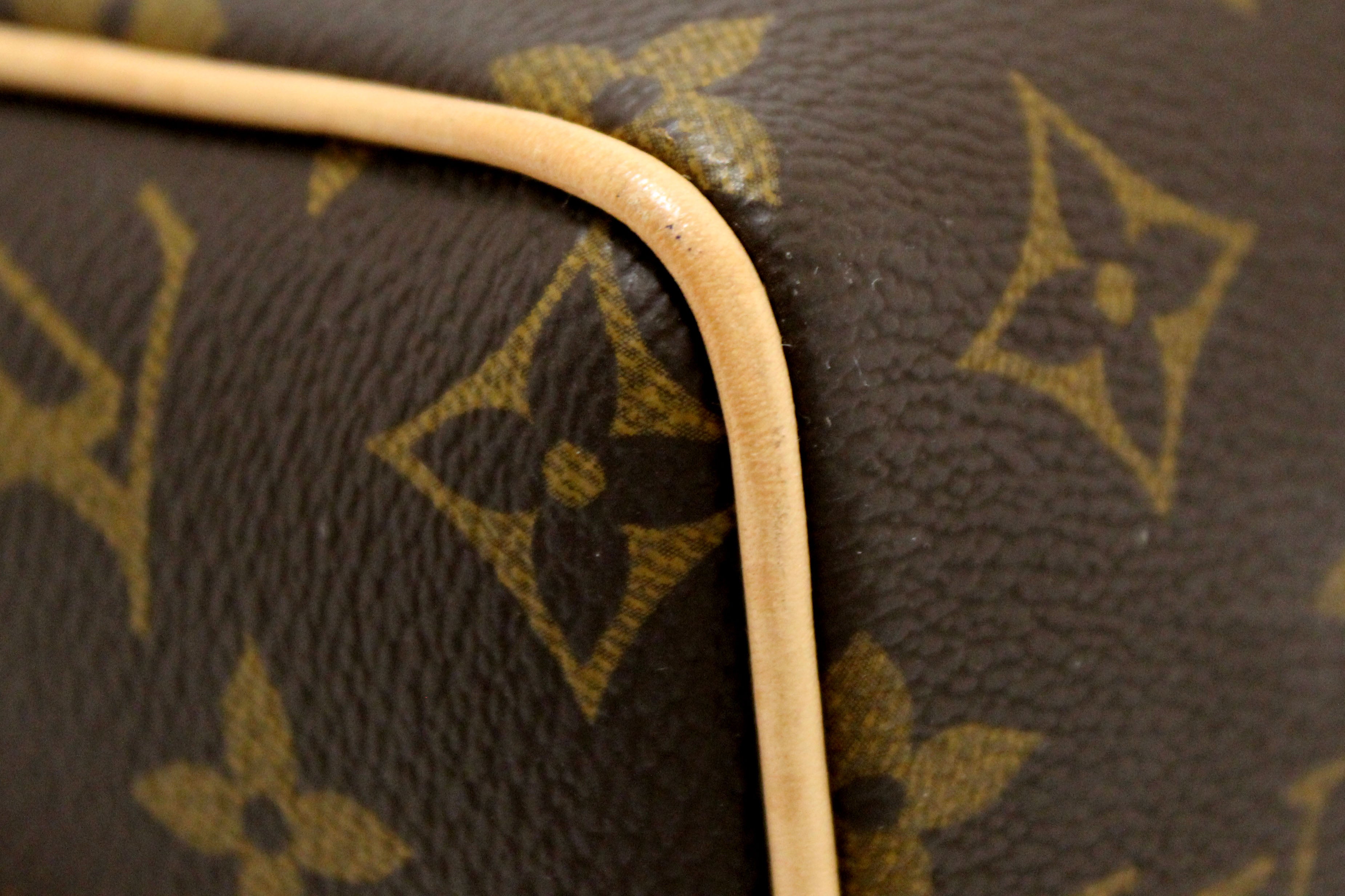 Authentic Louis Vuitton Classic Monogram Speedy 20 Bandoulière Bag