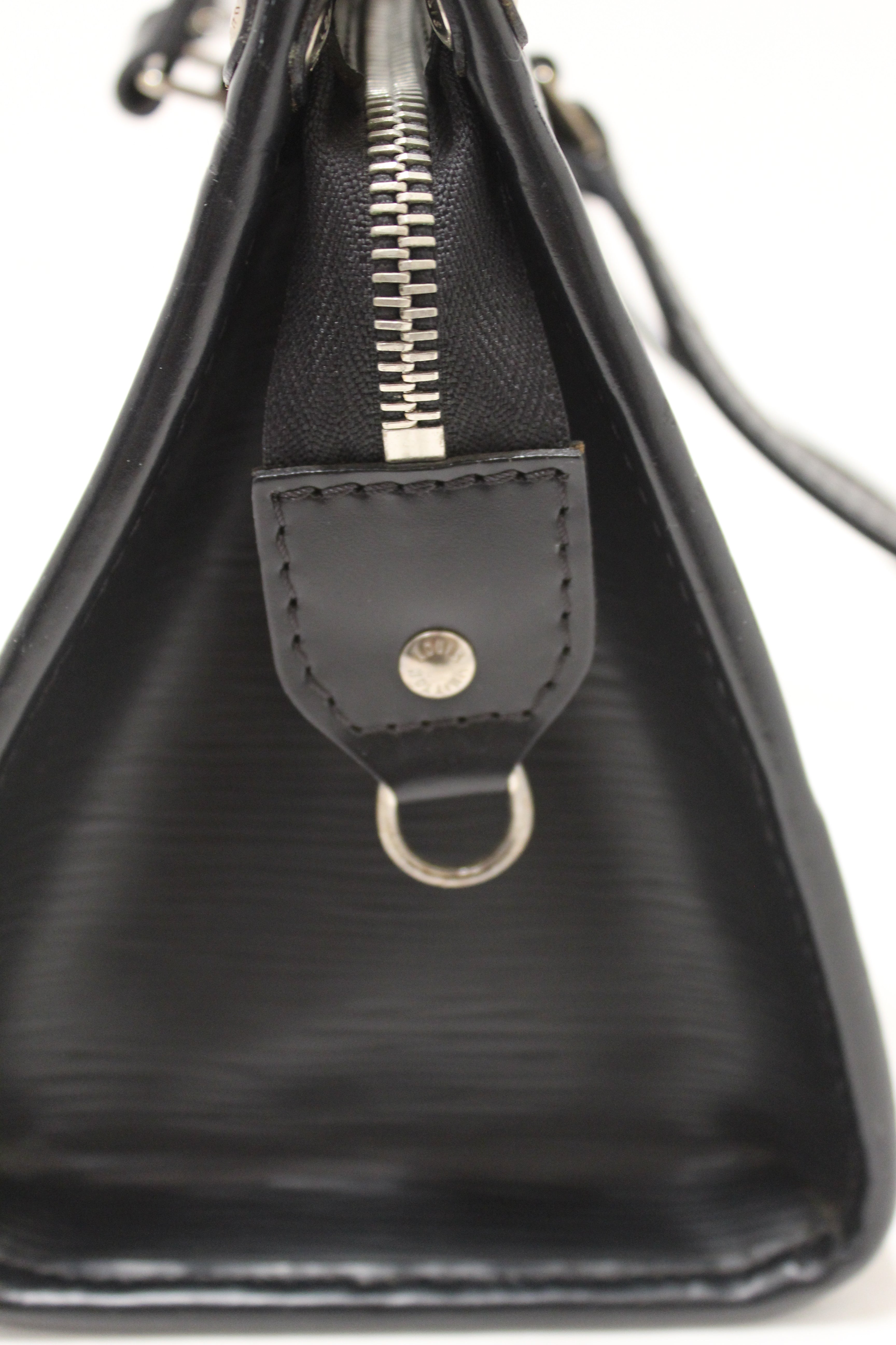 Authentic Louis Vuitton Black Epi Leather Madeleine PM Shoulder Bag
