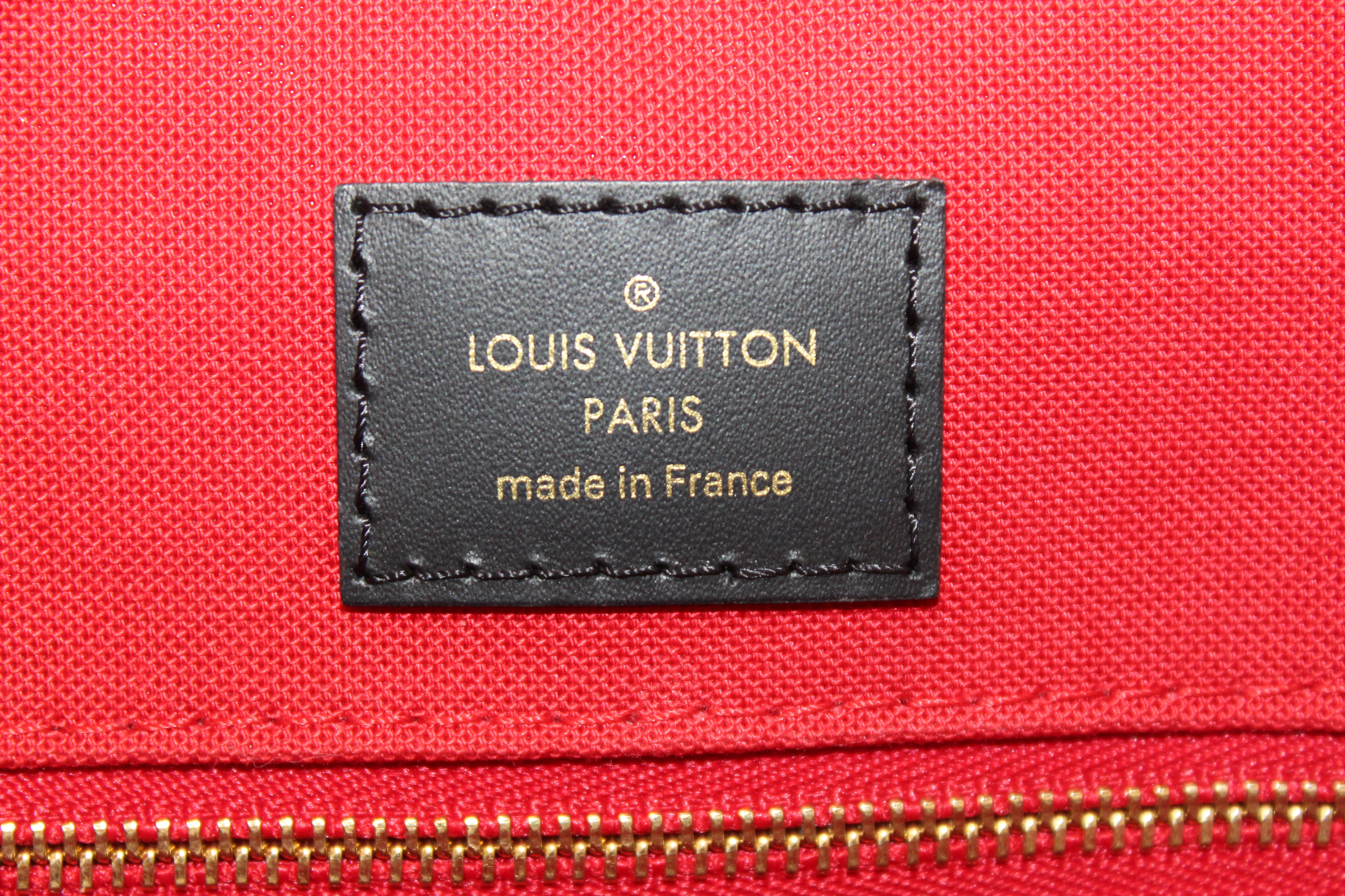 Louis Vuitton Monogram Giant Jungle OnTheGo GM - Neutrals Totes, Handbags -  LOU791954