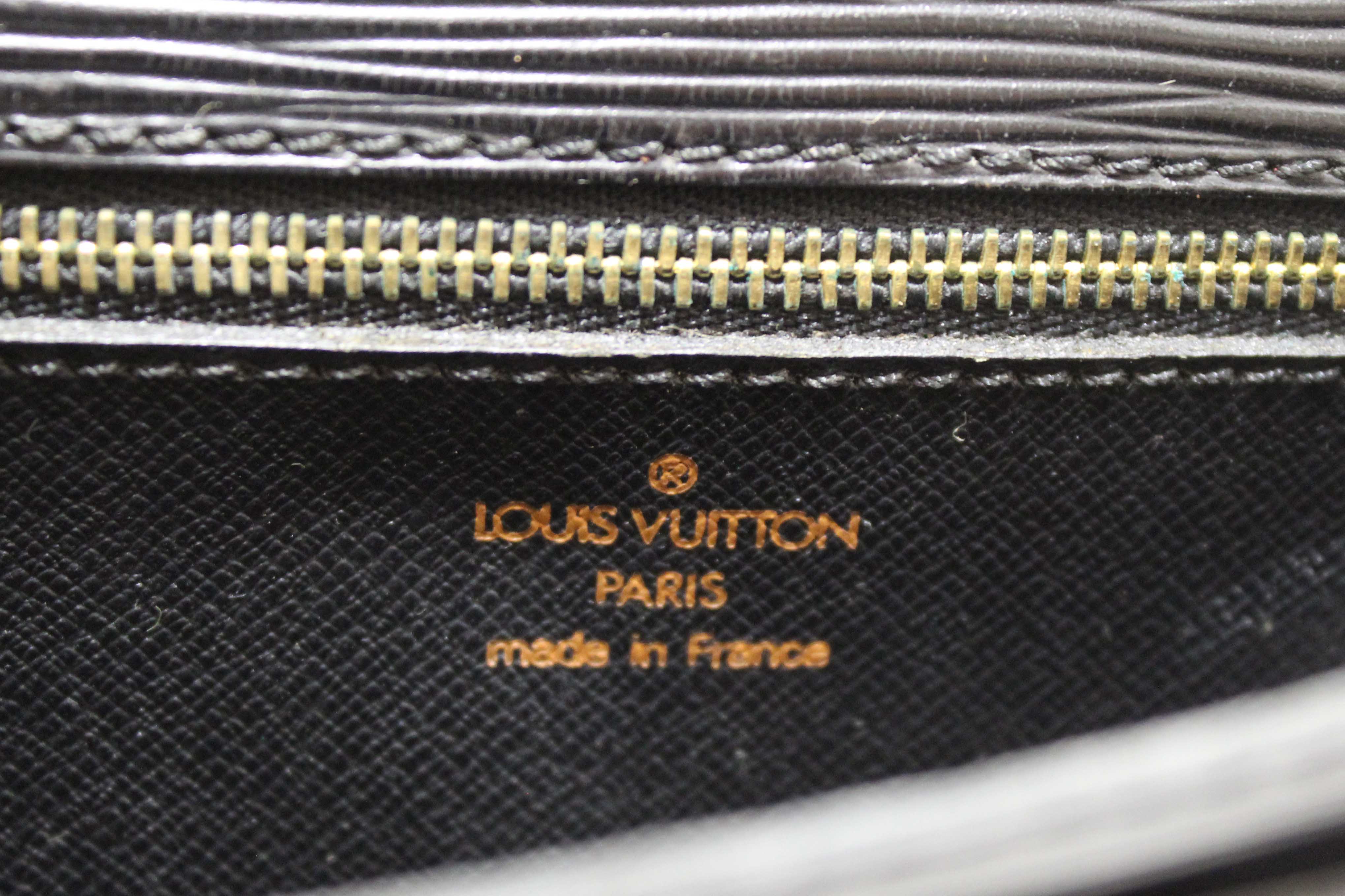 Authentic Vintage Louis Vuitton Black Epi Leather Biface Crossbody Bag