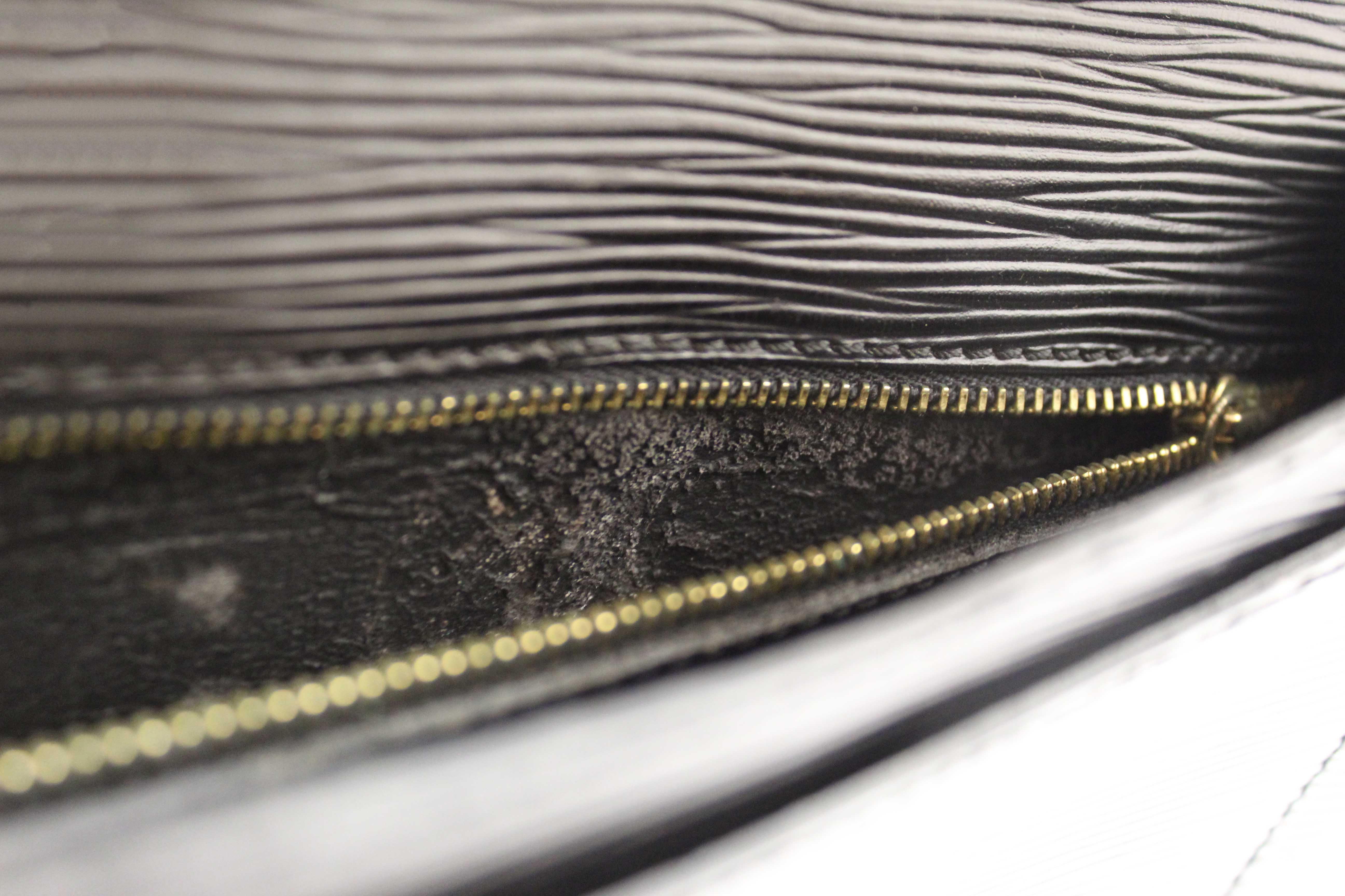 Authentic Vintage Louis Vuitton Black Epi Leather Biface Crossbody Bag