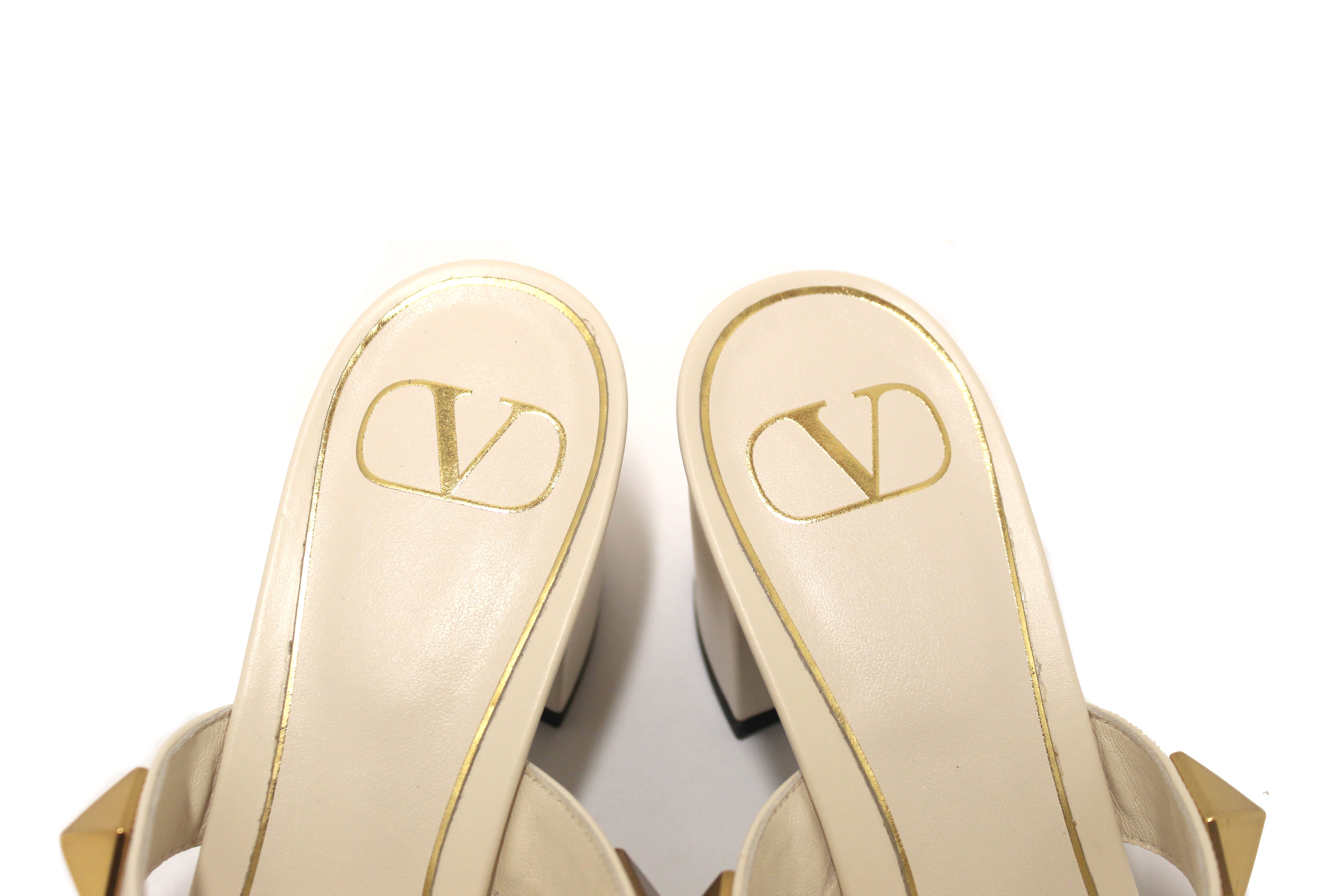Authentic Valentino Garavani White Leather Roman Stud Sandals Size 38.5