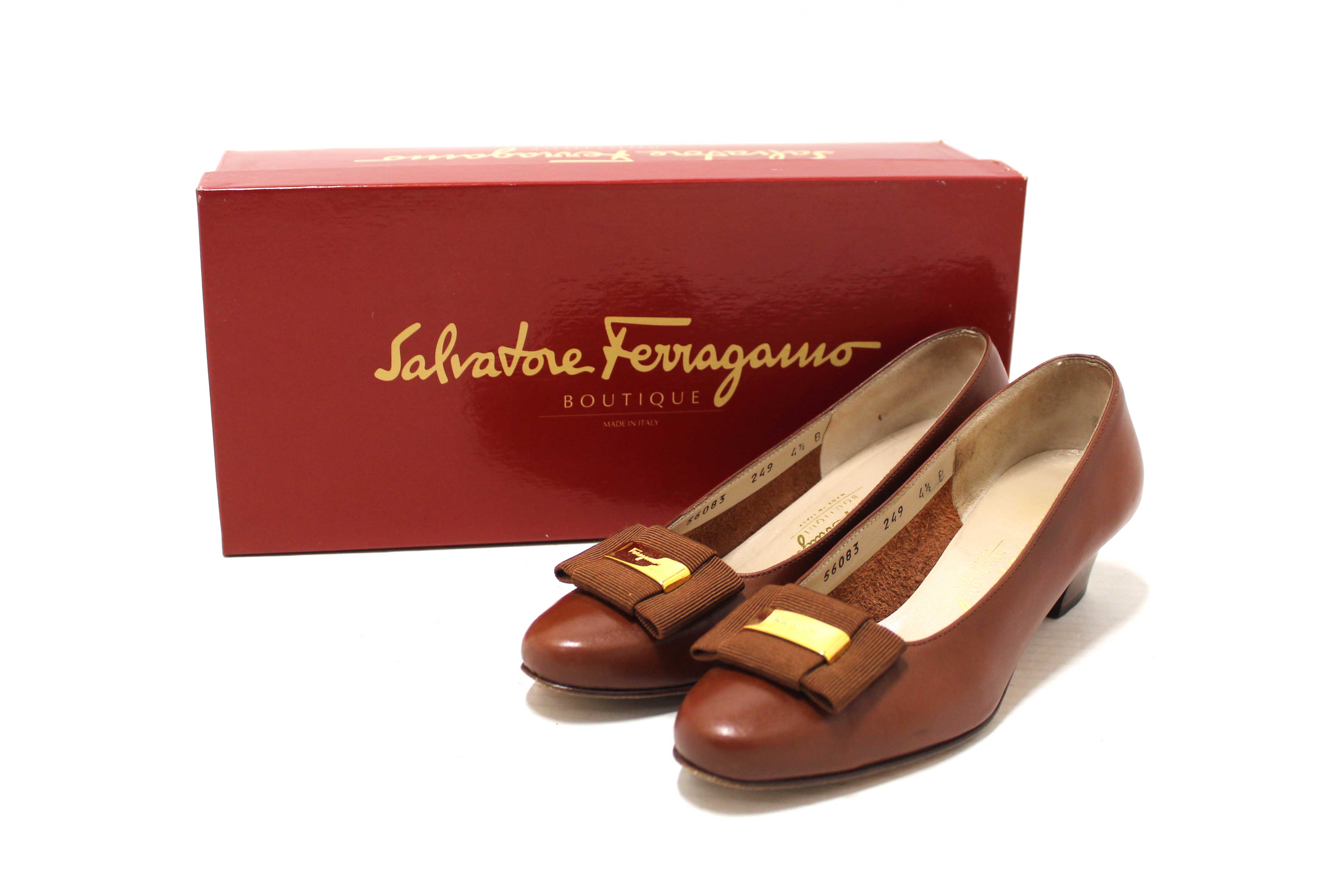 Authentic Salvatore Ferragamo Brown Vara Bow Leather Kitten Heel Pumps Size 4.5B