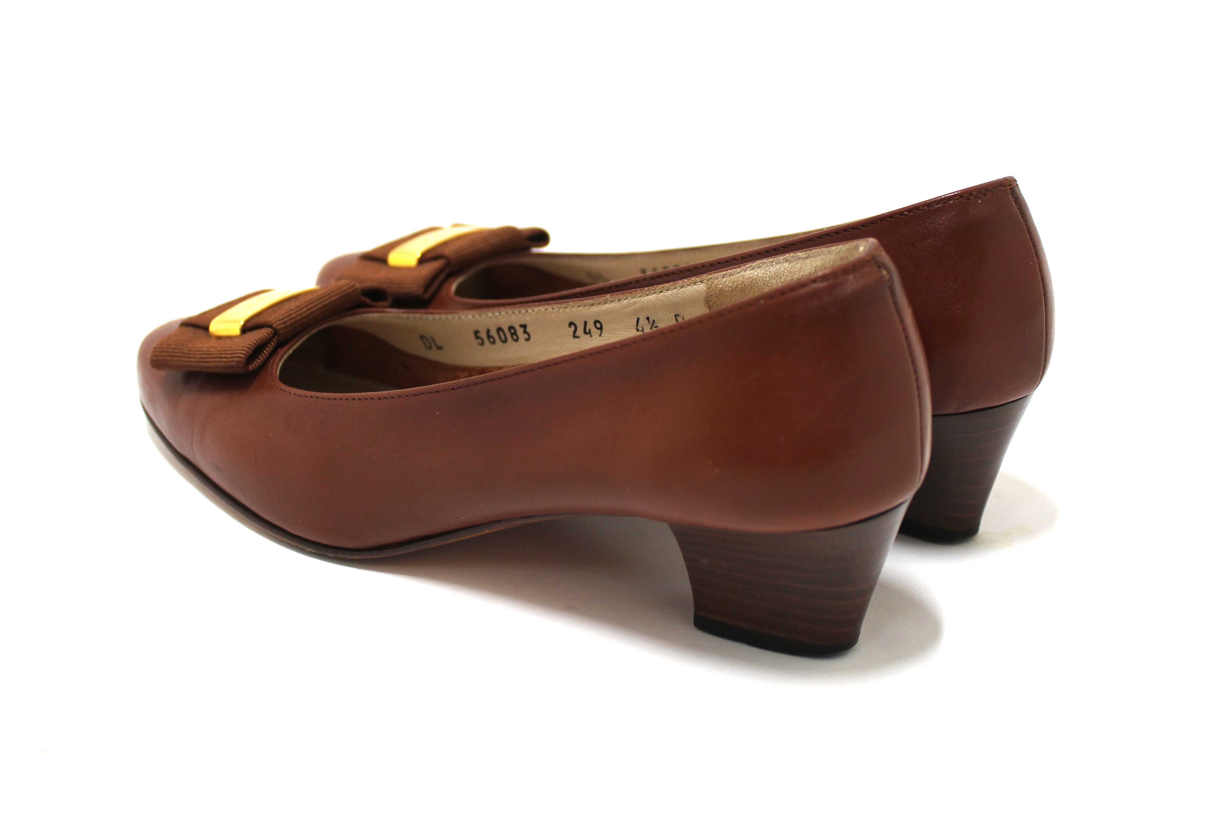 Authentic Salvatore Ferragamo Brown Vara Bow Leather Kitten Heel Pumps Size 4.5B