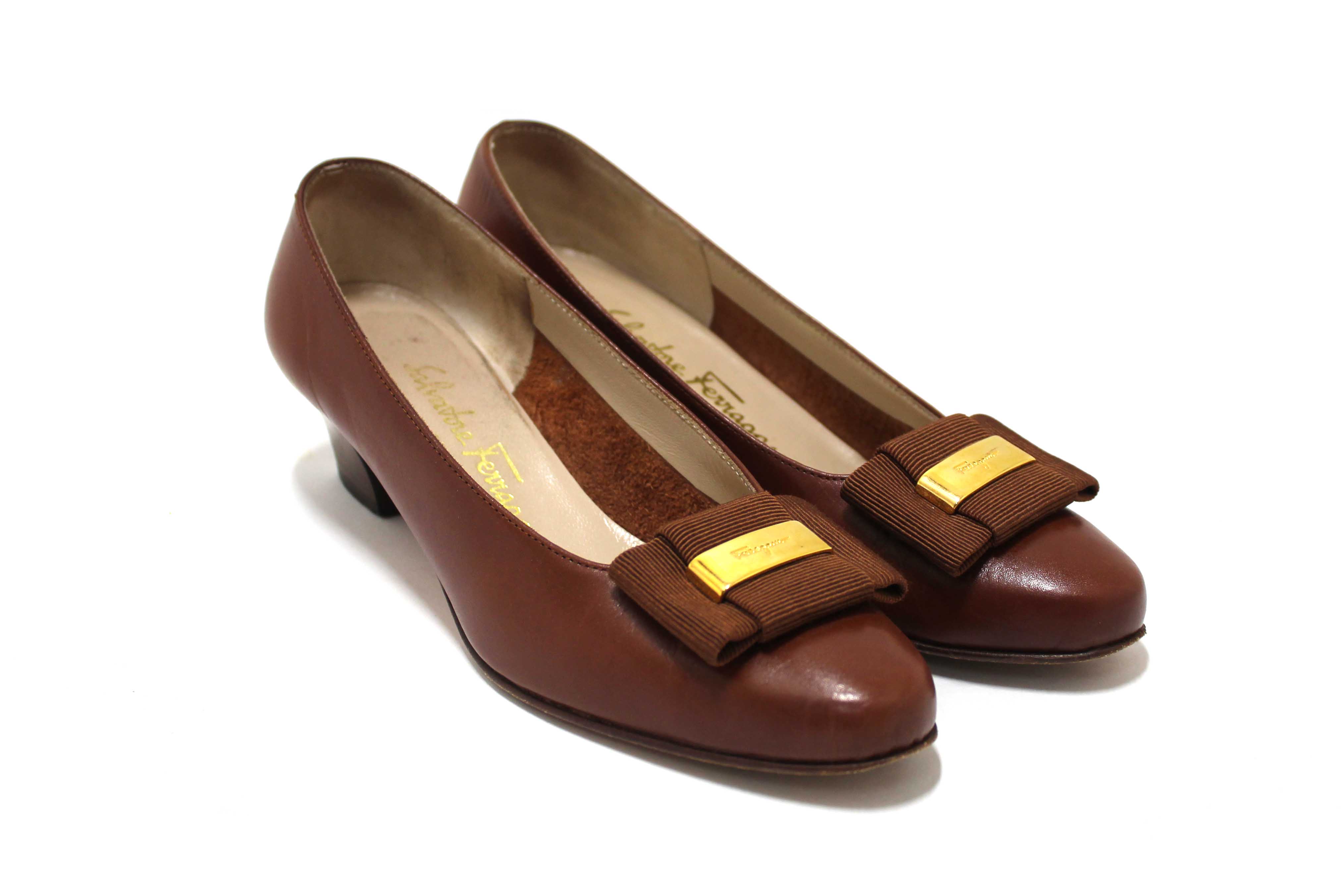 Authentic Salvatore Ferragamo Brown Vara Bow Leather Kitten Heel Pumps Size 4.5B