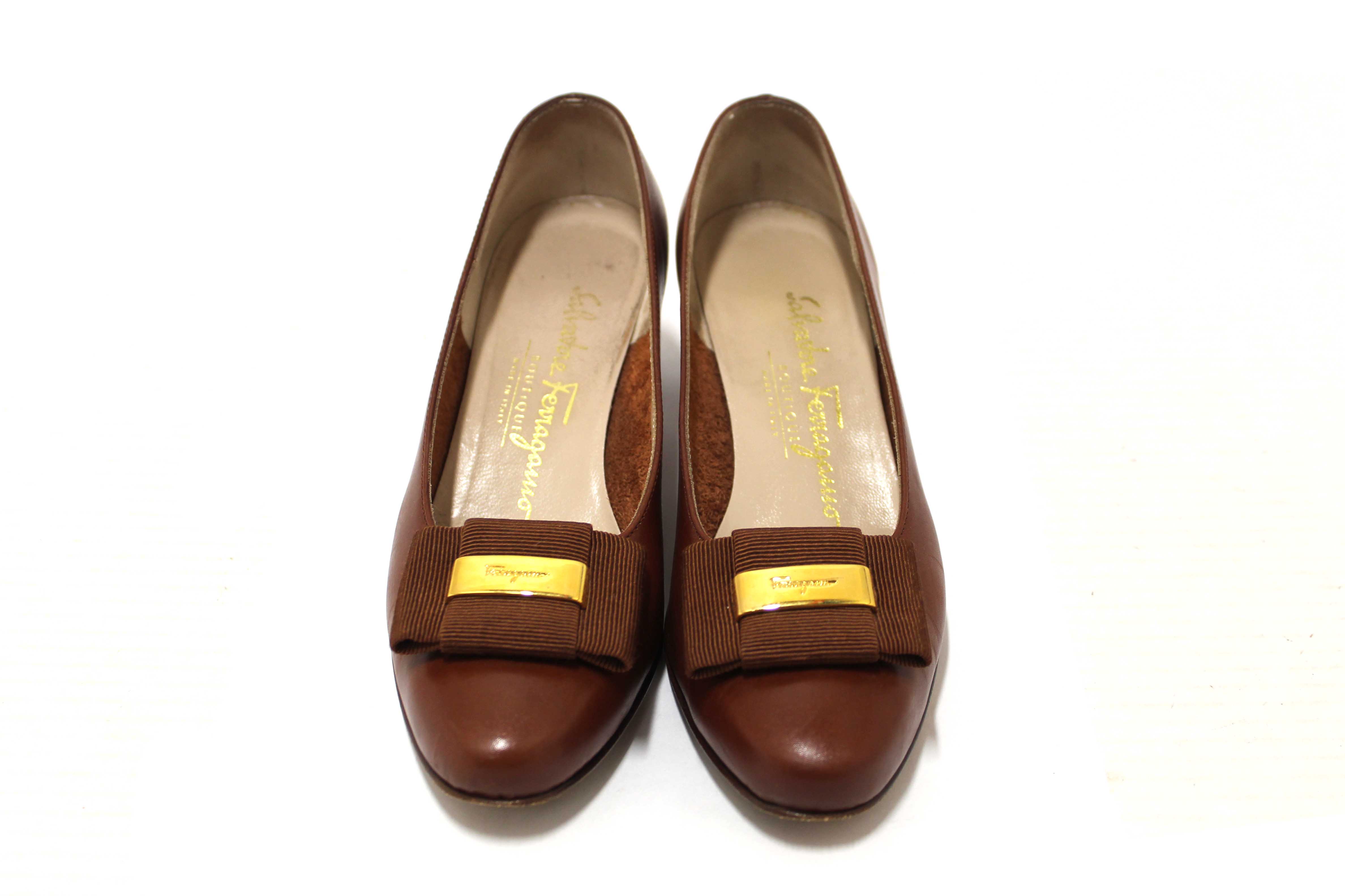 Authentic Salvatore Ferragamo Brown Vara Bow Leather Kitten Heel Pumps Size 4.5B