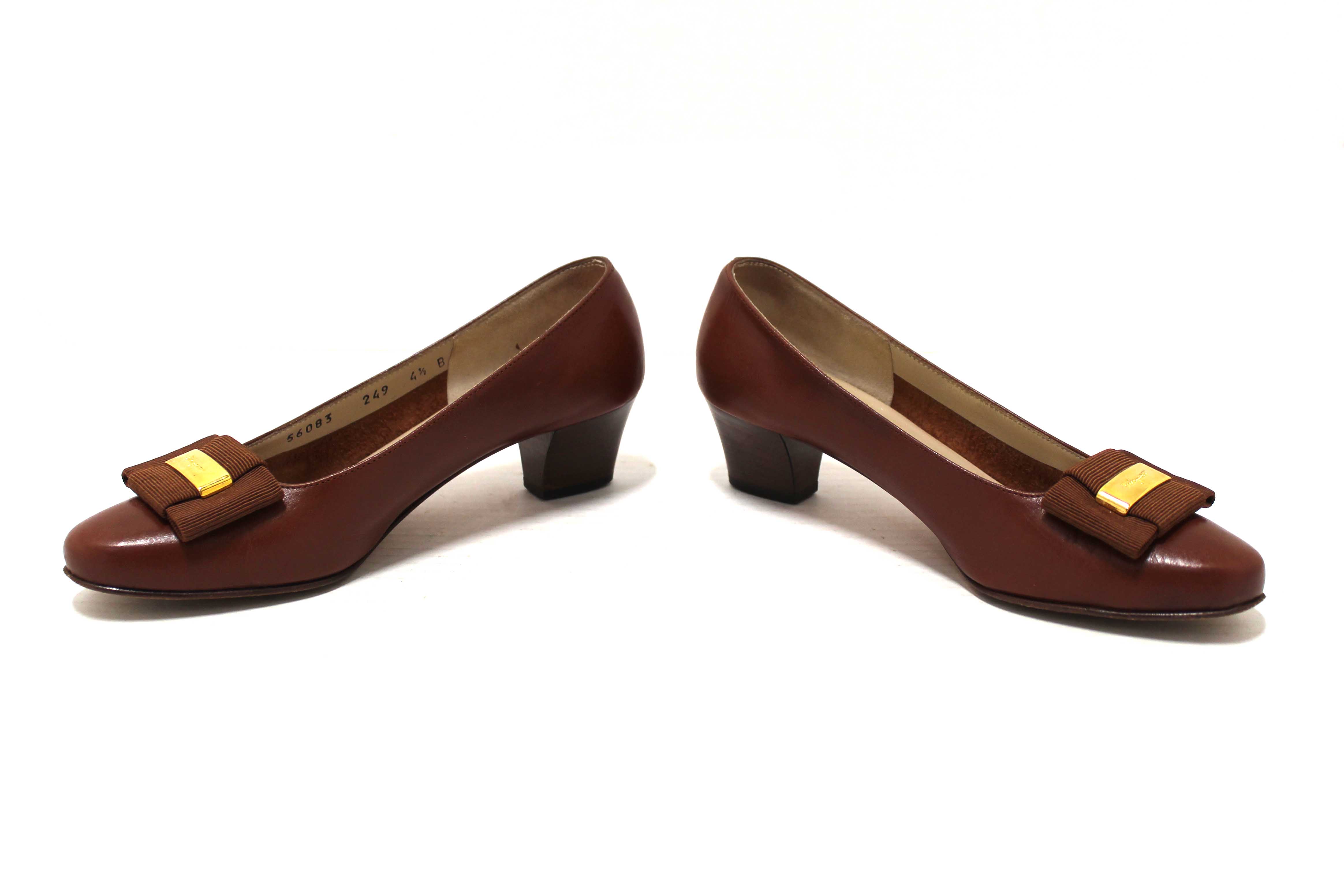 Authentic Salvatore Ferragamo Brown Vara Bow Leather Kitten Heel Pumps Size 4.5B