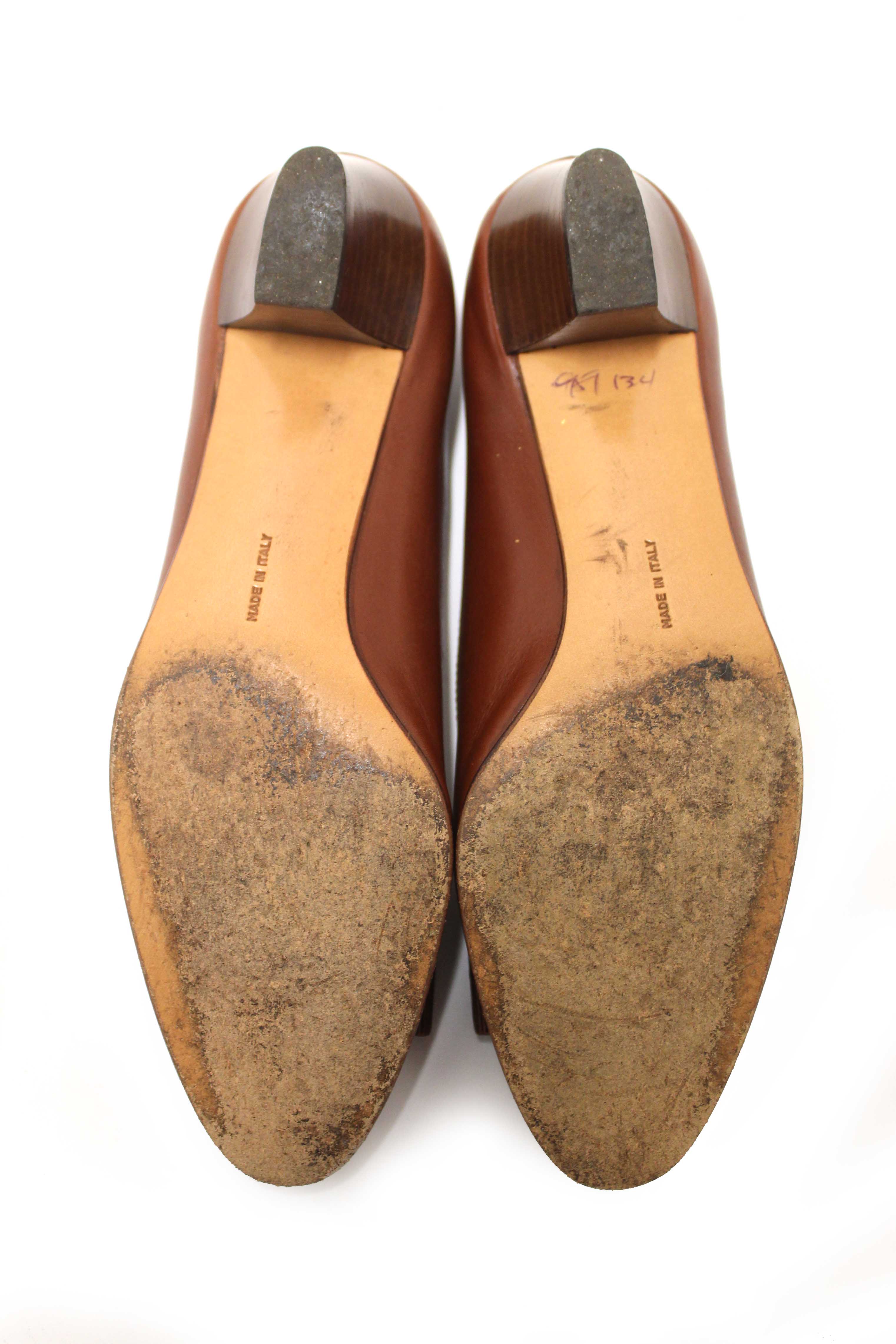 Authentic Salvatore Ferragamo Brown Vara Bow Leather Kitten Heel Pumps Size 4.5B